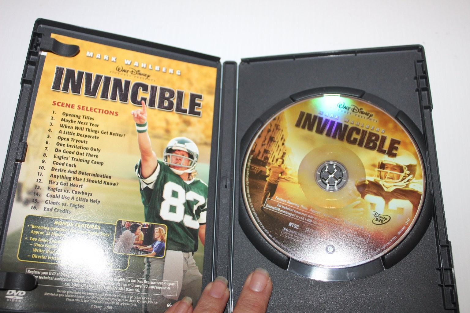 Invincible DVD 2006 Mark Wahlberg, True Story, Bonus Features