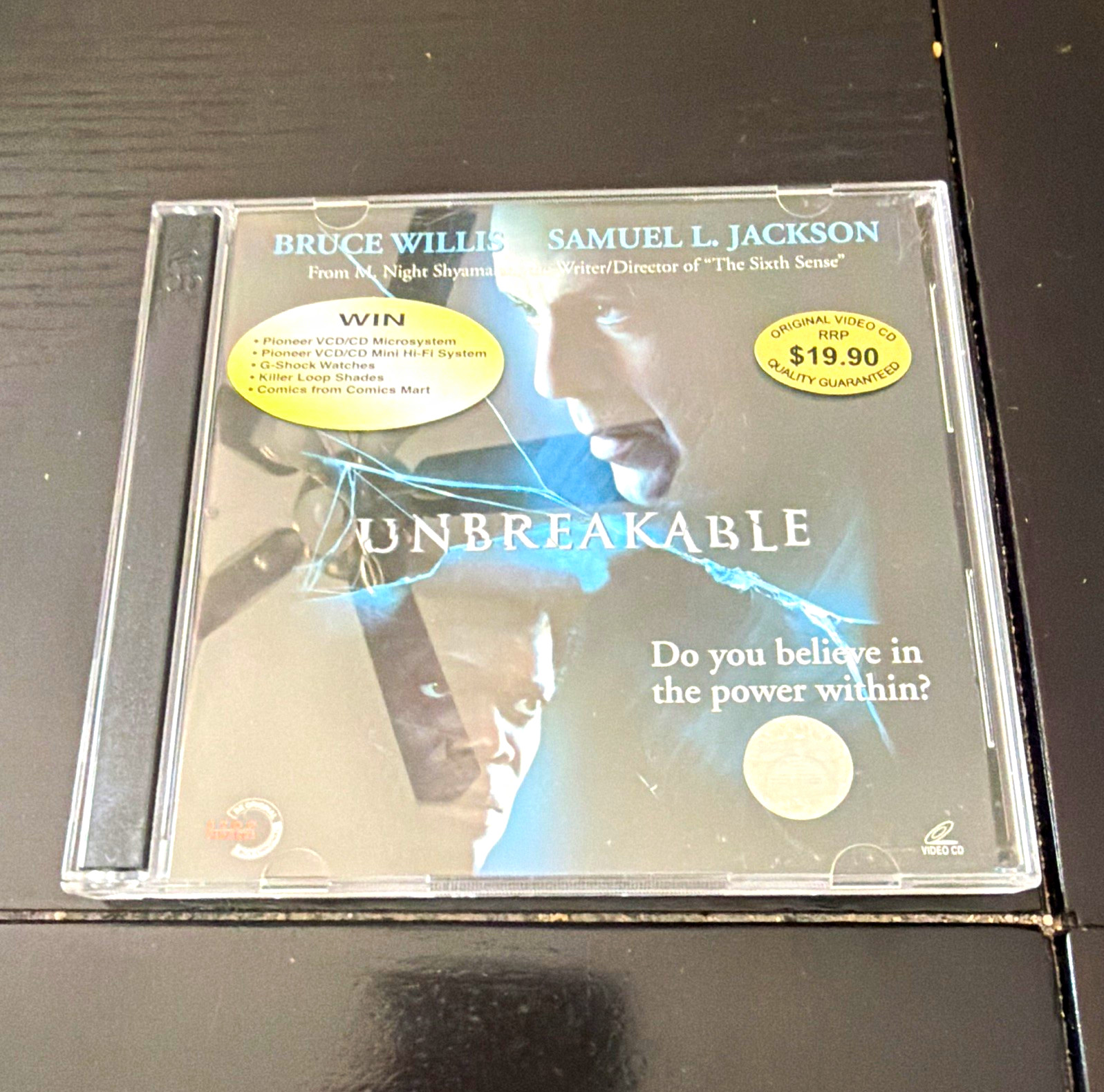 Touchstone Home Video Unbreakable Movie VCD Jewel Case Standard Bonus Features