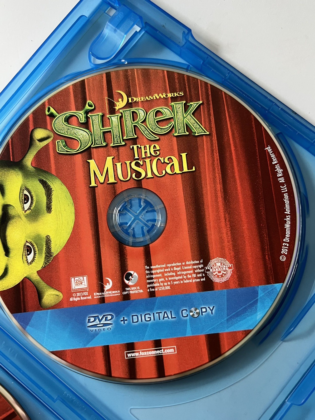 Shrek The Musical Blu-Ray DVD, Deluxe Edition w Slipcover