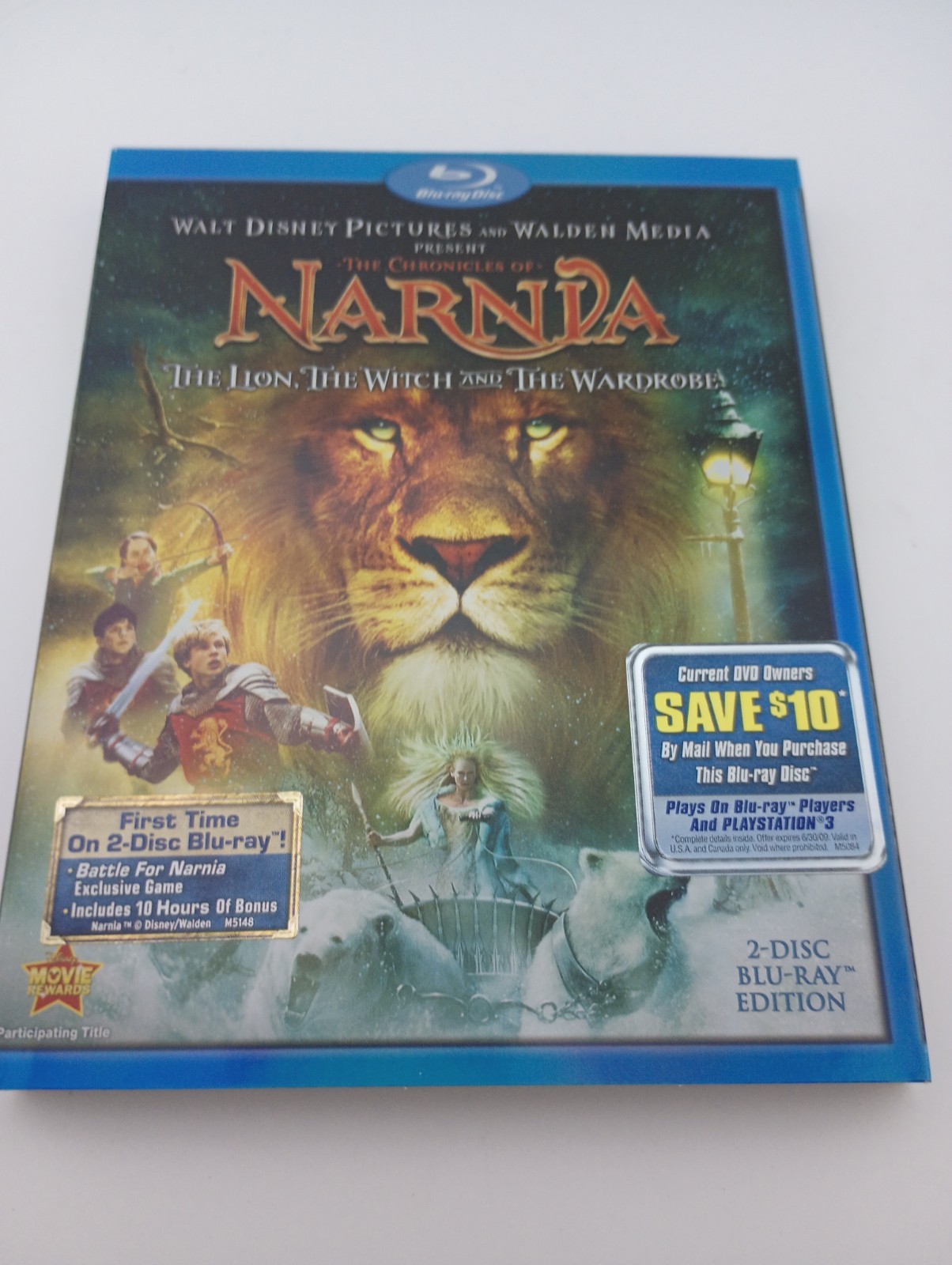 The Chronicles of Narnia: The Lion, the Witch and the Wardrobe Blu-ray slipcover