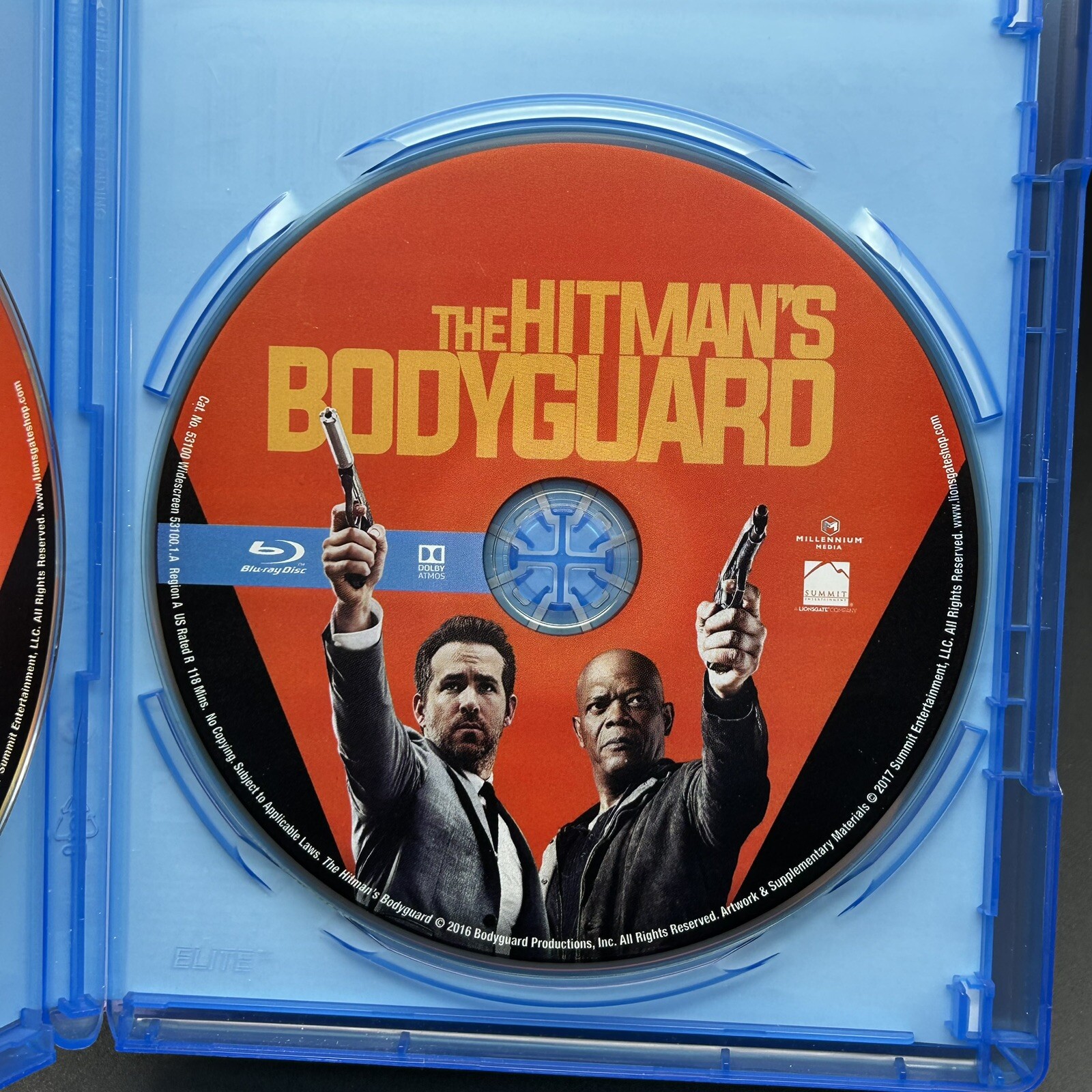 The Hitman’s Bodyguard [Blu-ray + DVD] w/ Slipcover *