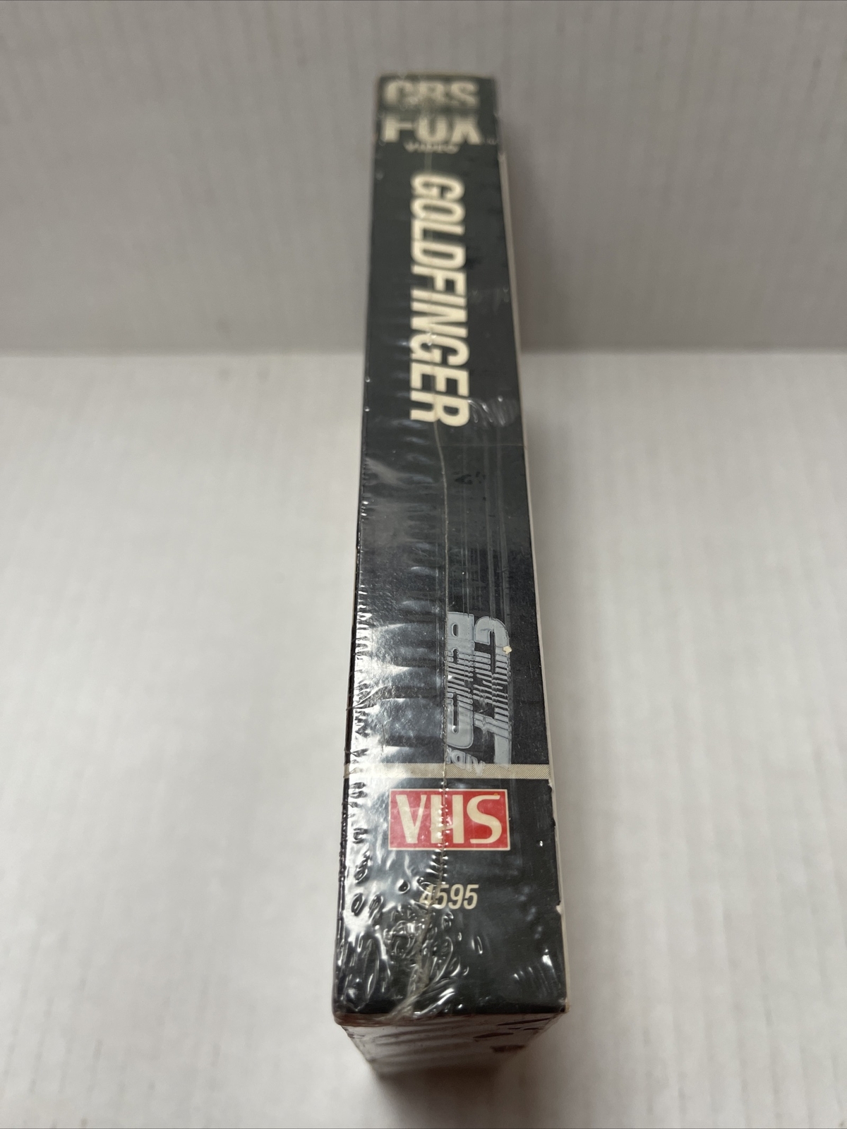 JAMES BOND 007″GOLDFINGER”SEAN CONNERY VHS..1984…CBS-FOX.Water Marks Sealed!!!