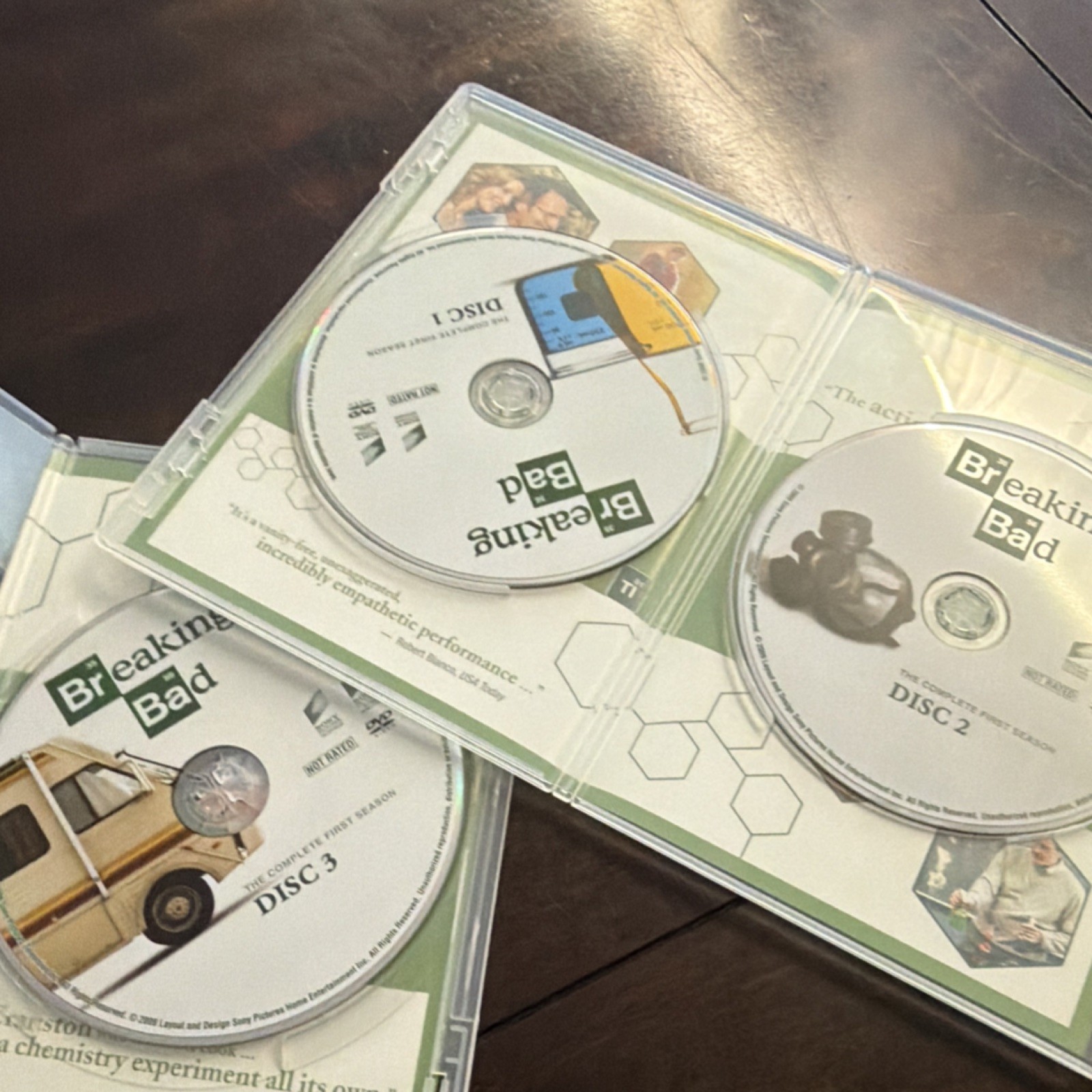 Sony Pictures Breaking Bad Complete First Season DVD Box Set Commentary Bonus