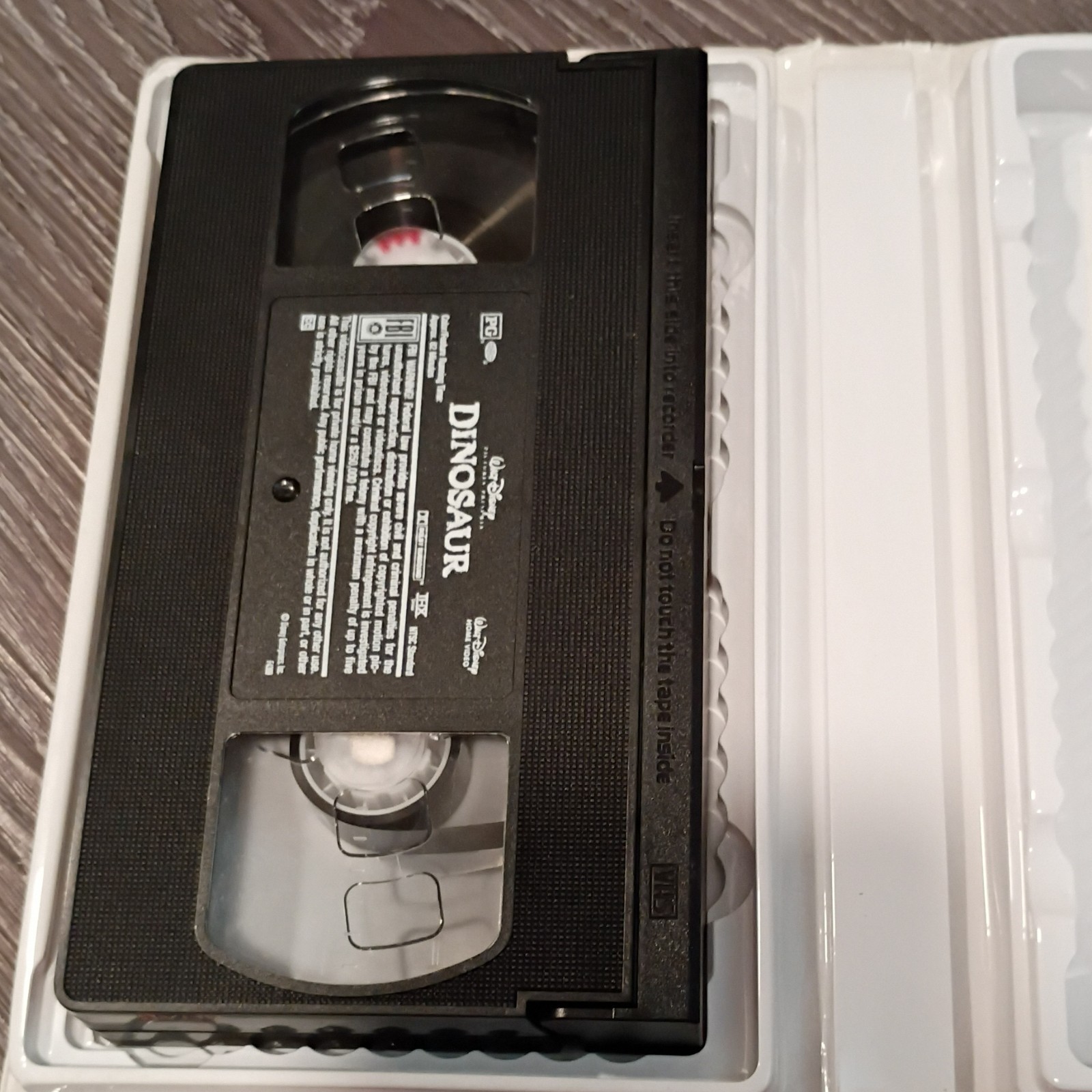 Walt Disney Home Video Dinosaur VHS Family PG NTSC 2000 Adventure THX Certified