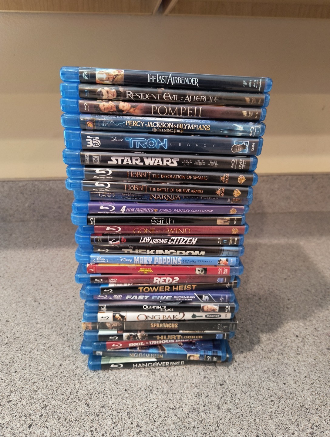 Lot of 26 Blu-Ray CDs, Mised Lot – Action, Drama, Comedy and Science Fiction