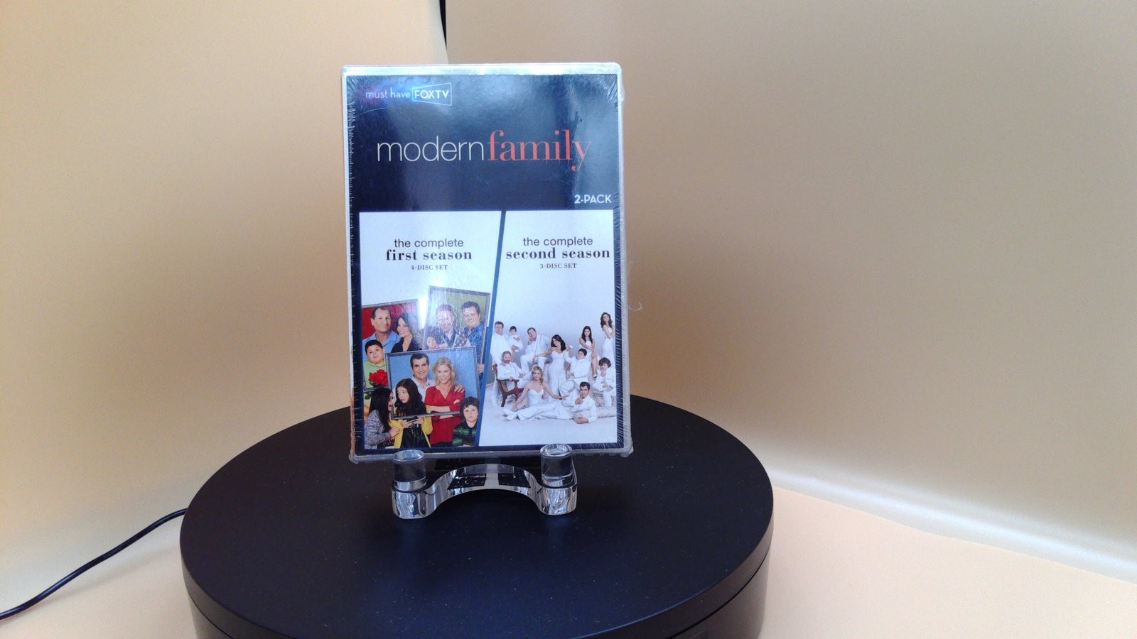 Modern Family: Season 1 & 2 (Dvd) – SEE DESCRIPTION