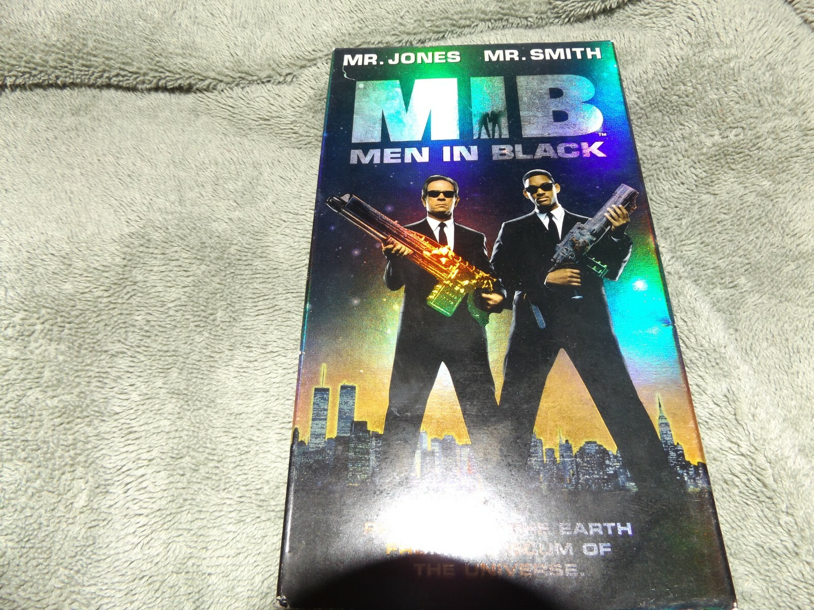 VHS MIB Men In Black Tommy Lee Jones Will Smith PG-13 98 Minutes Comedy