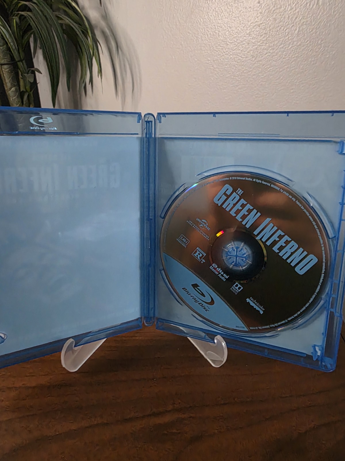 The Green Inferno (Blu-ray Disc, 2016, Includes Digital Copy UltraViolet)