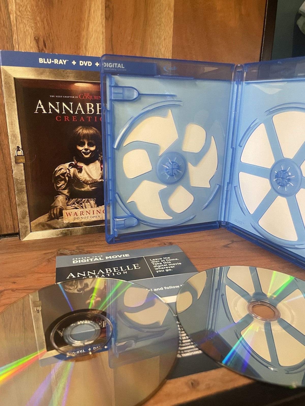 Annabelle: Creation (Blu-ray,DVD,Digital 2017) With Slipcover