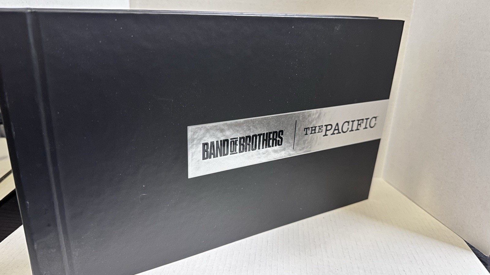 HBO Band of Brothers / The Pacific Blu-ray Complete Series Box Set w/ Book