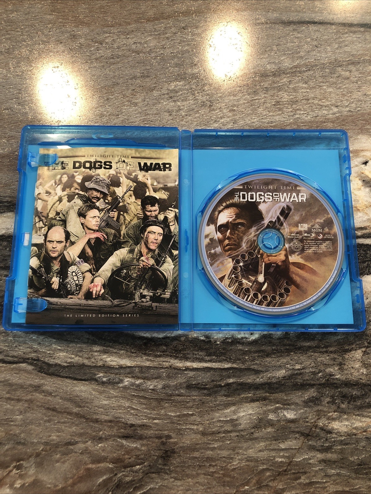 Dogs Of War 1981 Blu-ray Twilight Time Christopher Walken Tom Berenger Like New