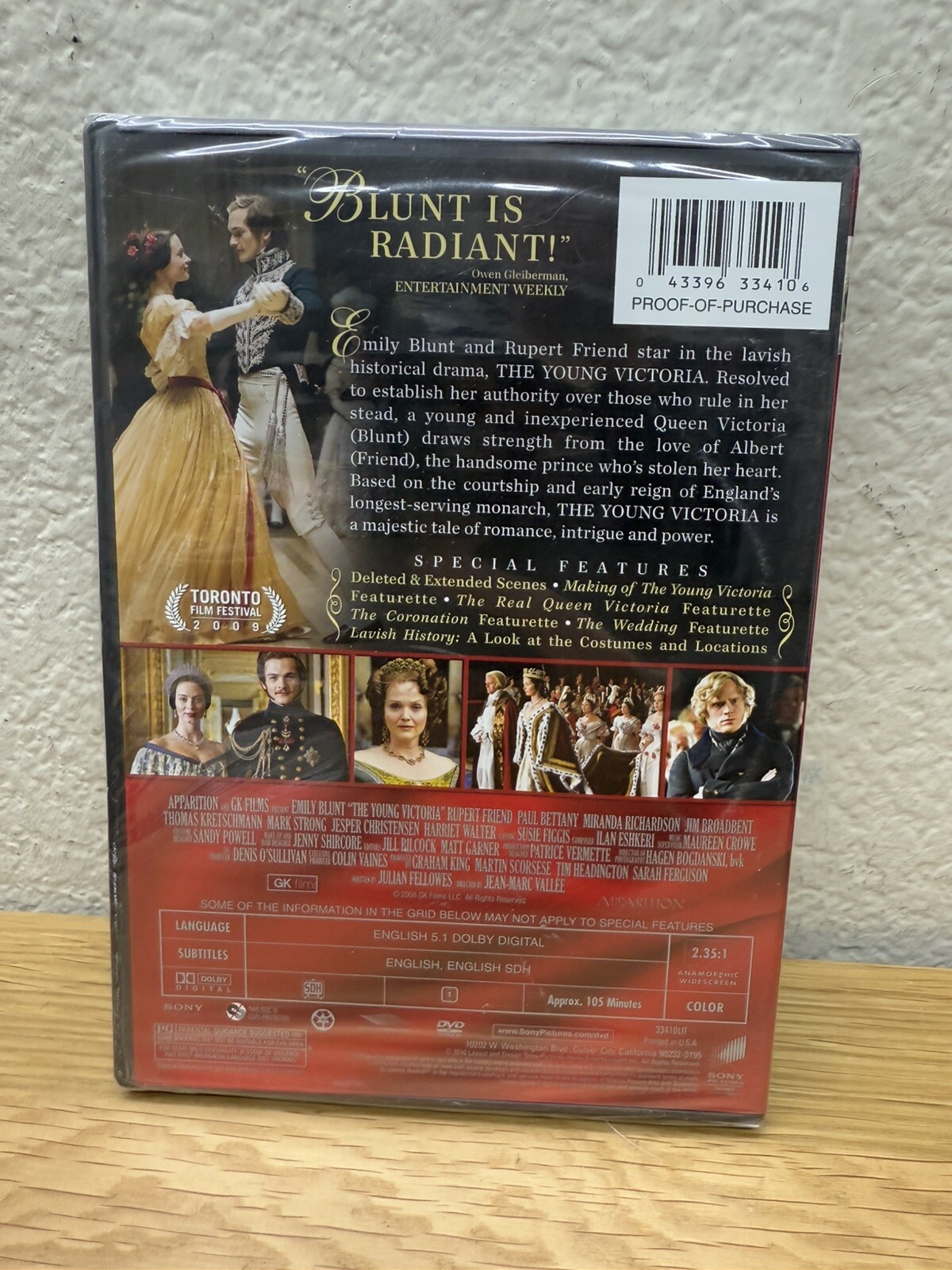 The Young Victoria Her Country Her Heart Her Majesty DVD 2009 Emily Blunt Sealed
