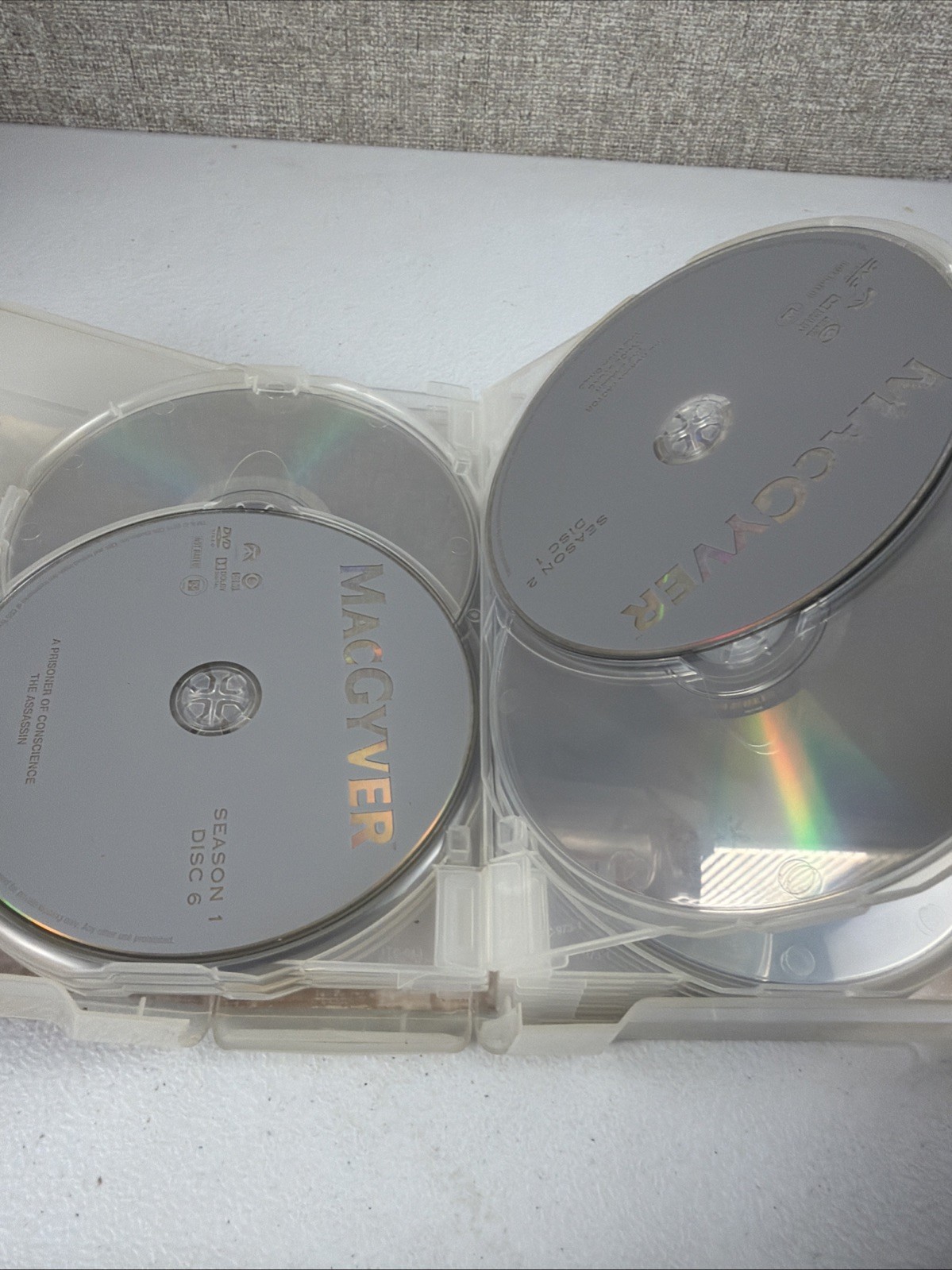 MacGyver Seasons 1-4 (DVD) Richard Dean Anderson 22-Discs 1985-1989 READ