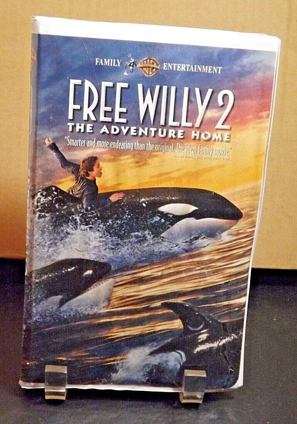 FREE WILLY 2 THE ADVENTURE HOME VHS WITH ORIGINAL CASE 1995 RATED PG 98 MINUTES