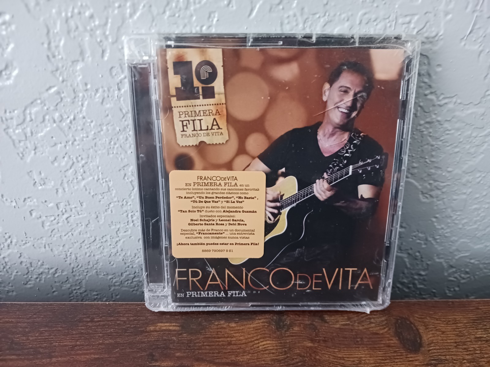 New- Franco de Vita: Vuelve en Primera Fila (DVD, 2011, 2-Disc Set, DVD/CD)