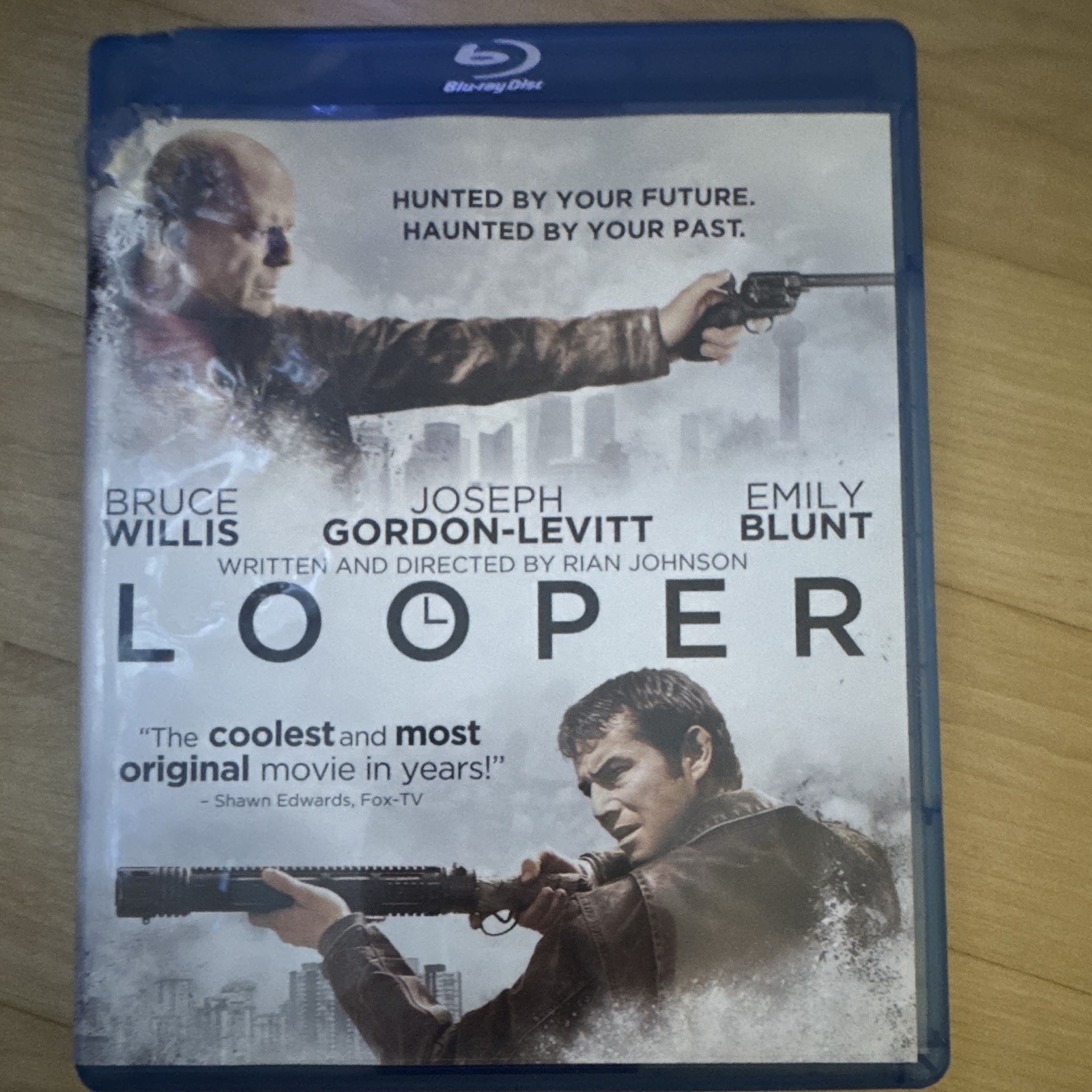 Looper Blu-ray Disc Movie – Bruce Willis, Joseph Gordon-Levitt, Emily Blunt