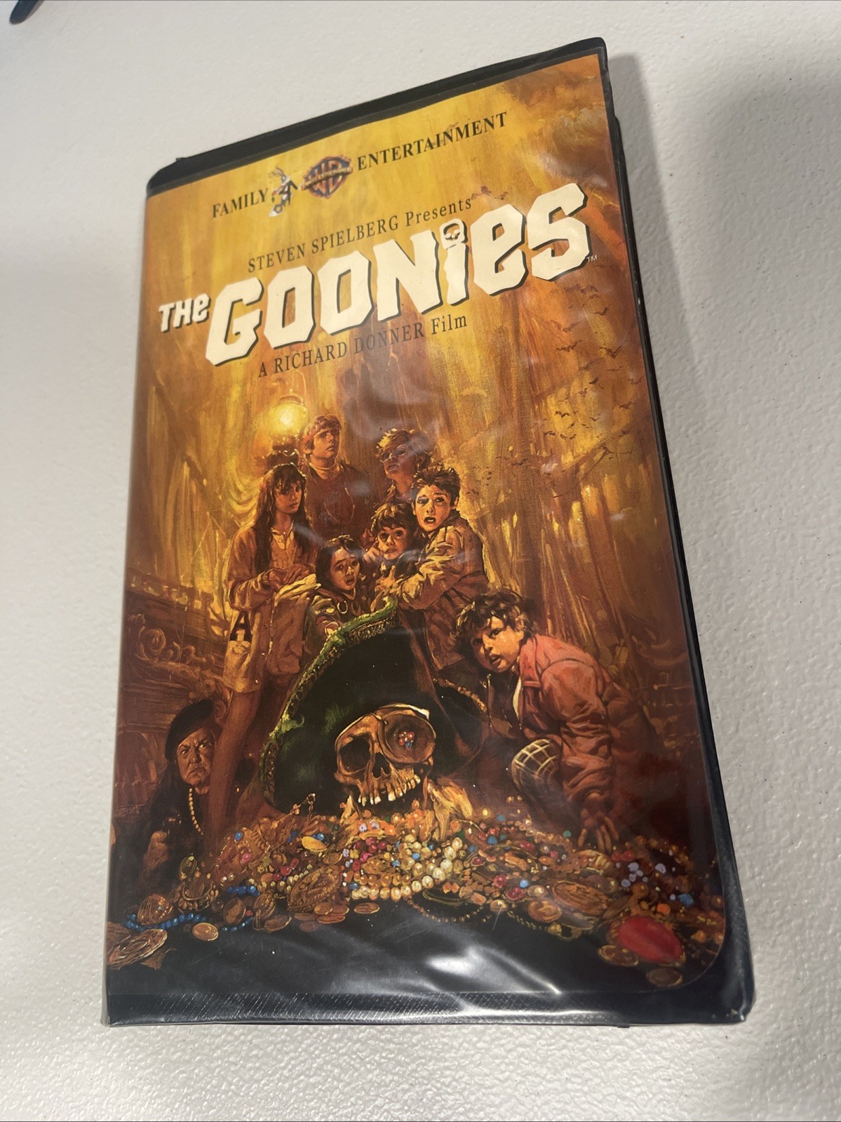 The Goonies (VHS, 1997, Clam Shell)