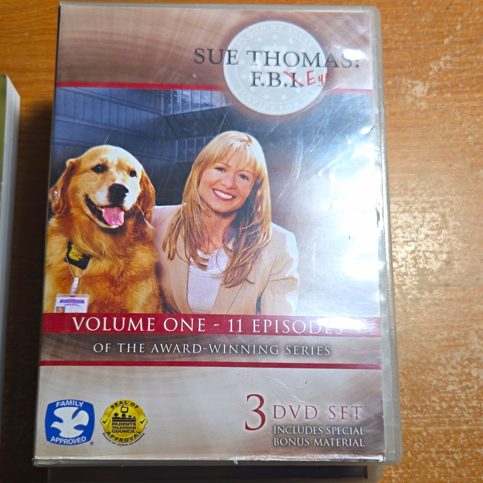 Sue Thomas F.B.Eye Volume One Box Set 3 DVD 11 Episodes Bonus Material NR
