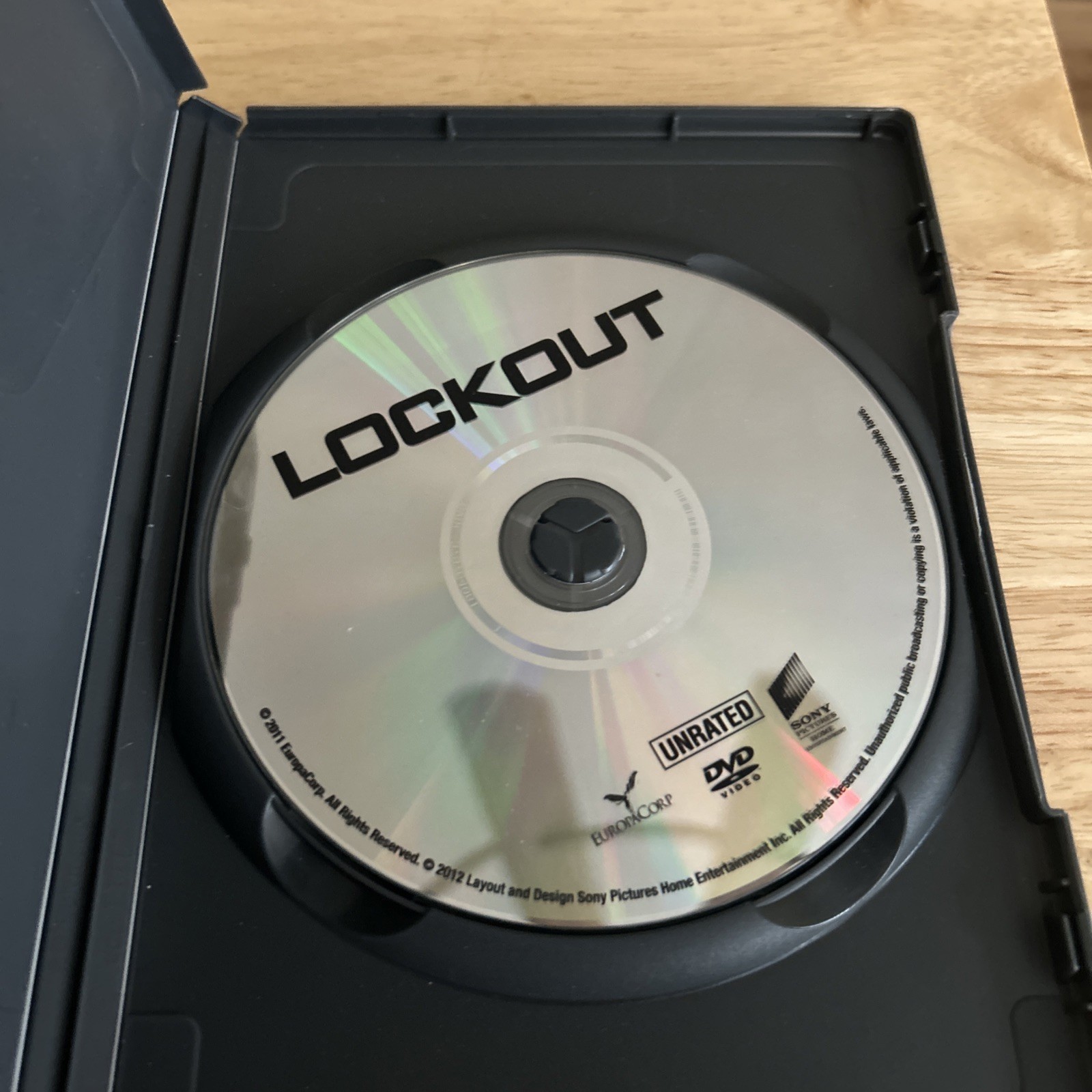 Lockout DVD (2012 WS Unrated Edition) Luc Besson Guy Pearce Maggie Grace