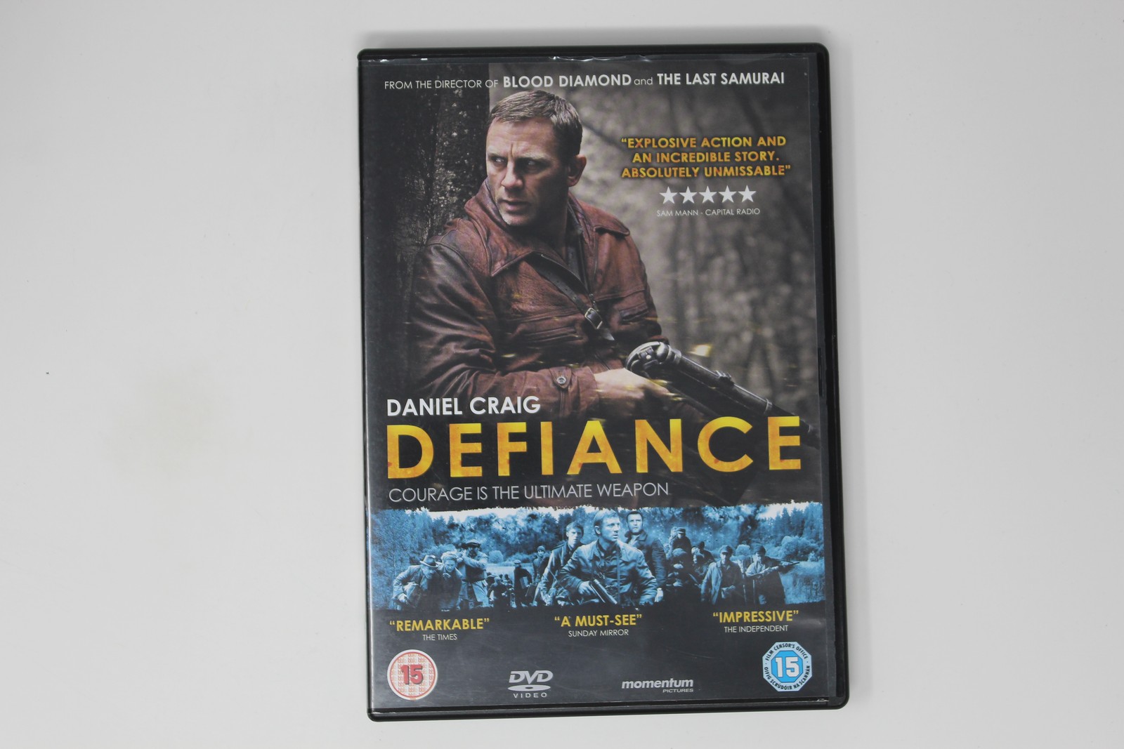 Defiance DVD Daniel Craig Momentum Pictures R2