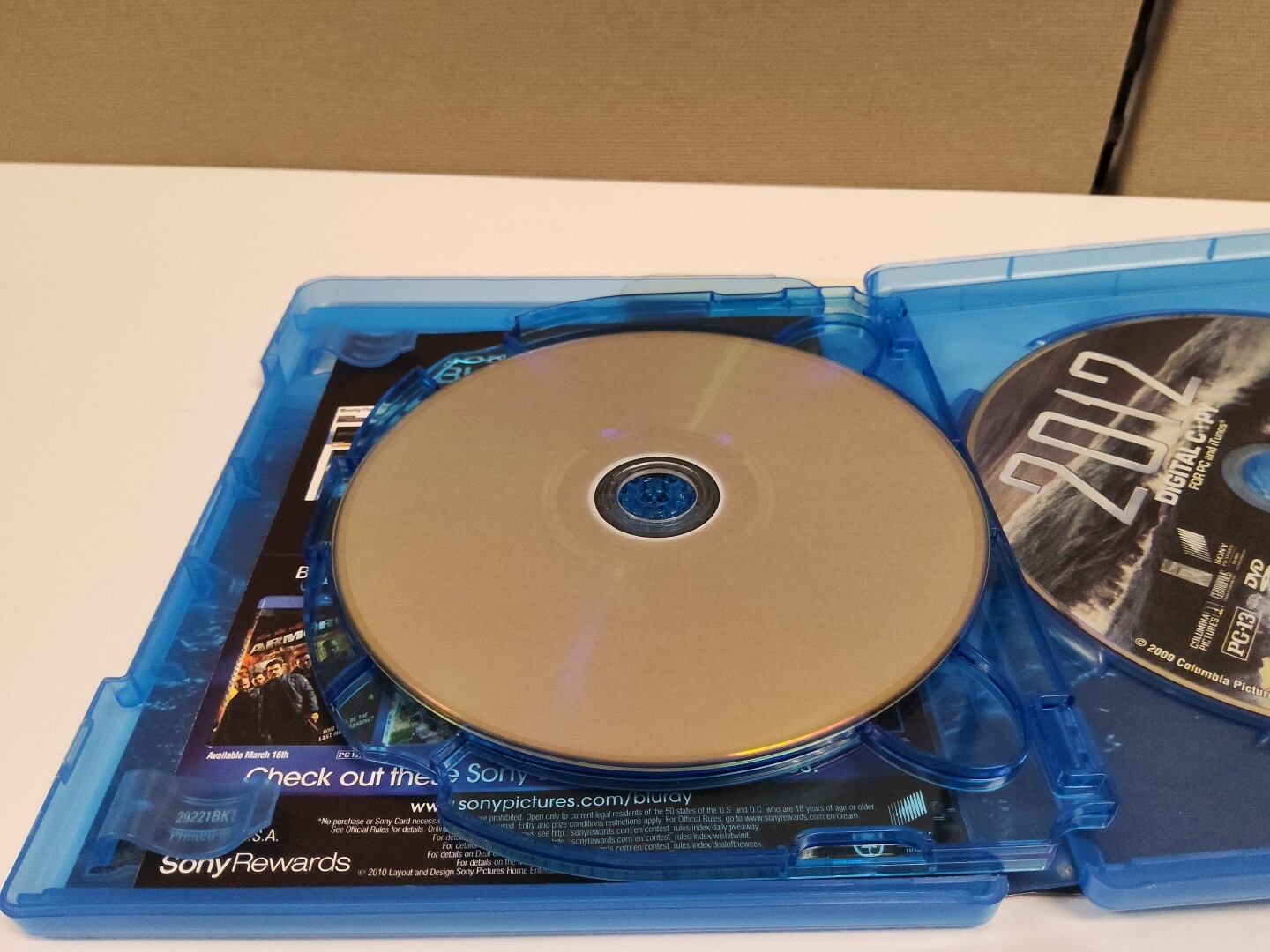 2012 (Blu-ray, DVD, 2010)