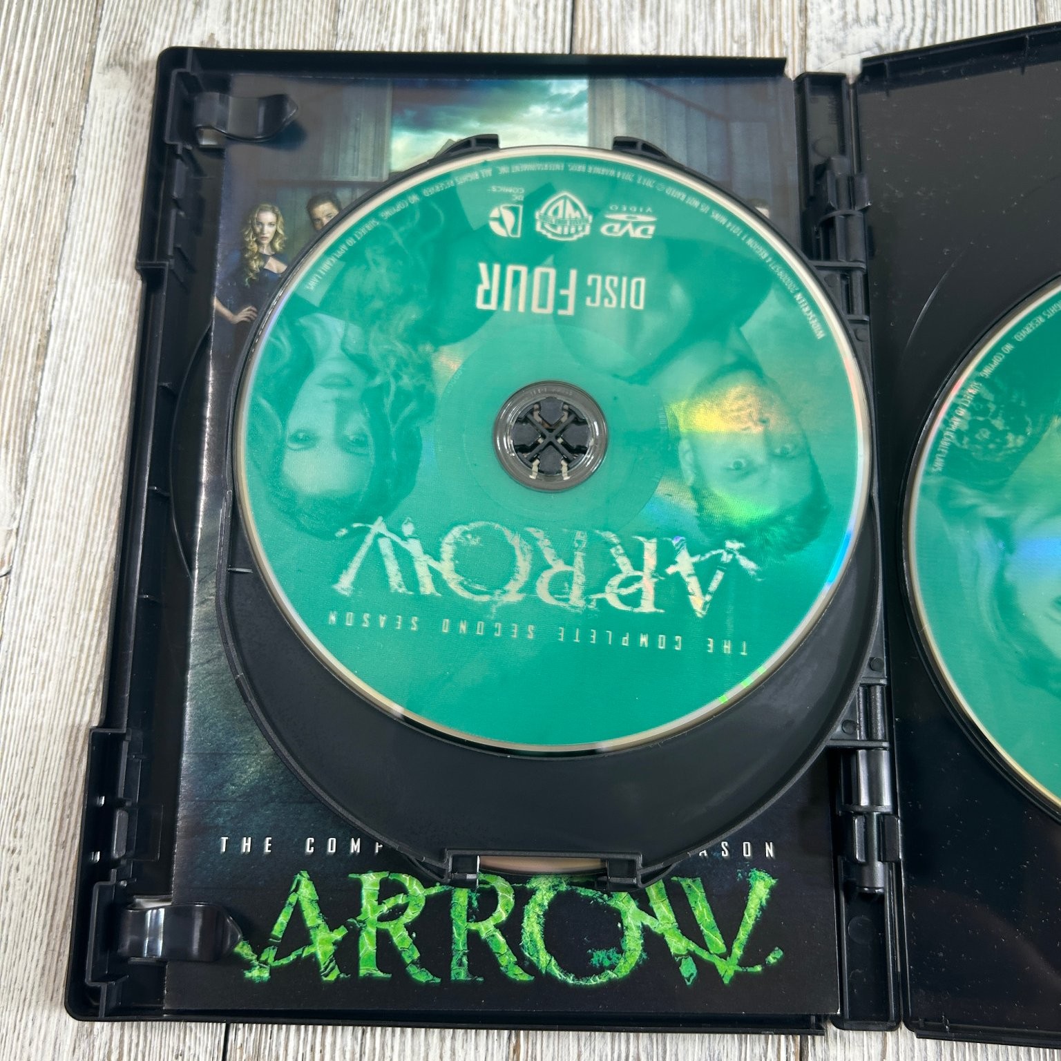 Arrow: The Complete Second Season DVD 2014 Stephen Amell DC Comics Widescreen