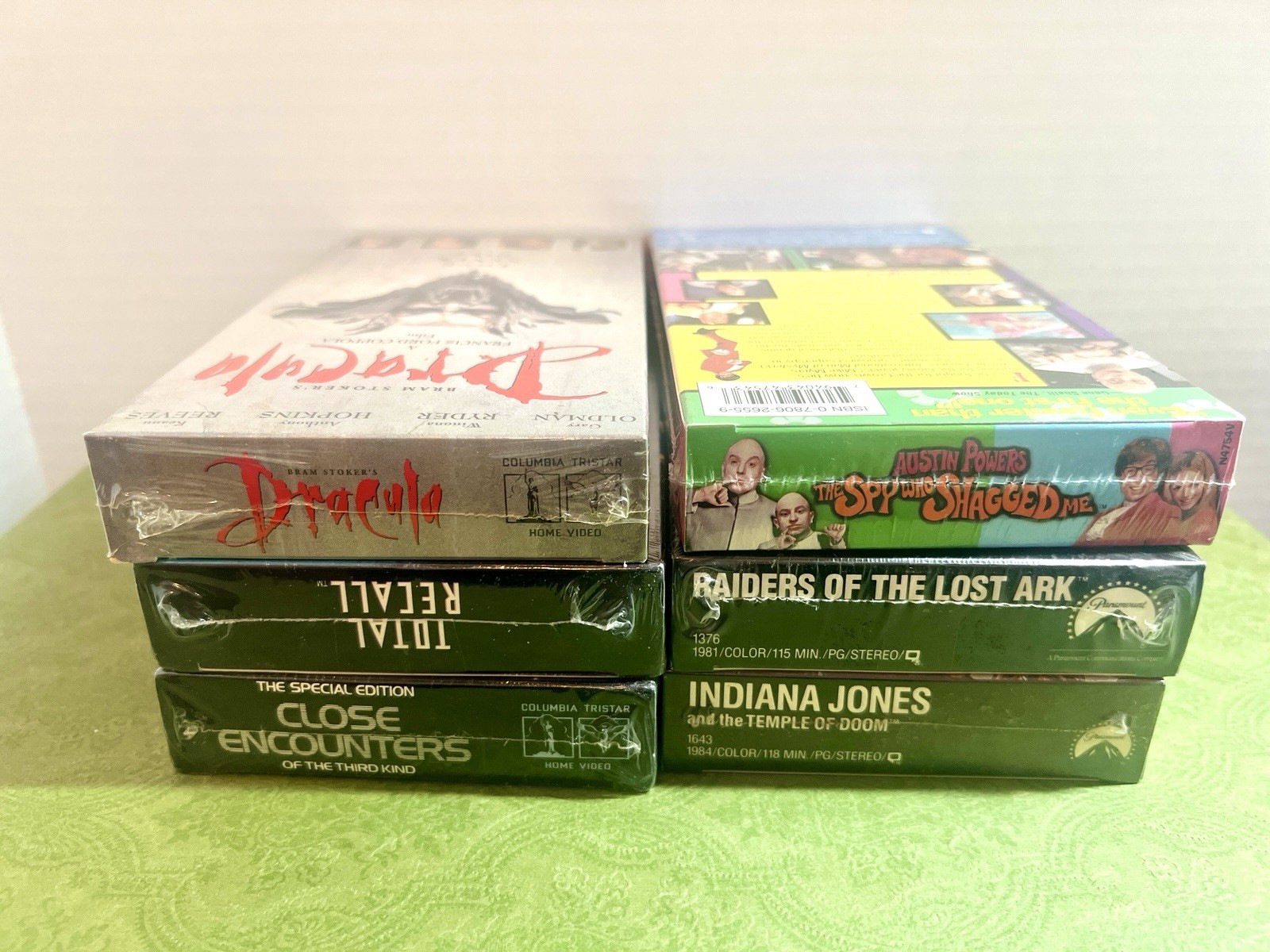 Sealed VHS Lot 6 Watermark Total Recall, Indiana Jones, Dracula, Close Encounter