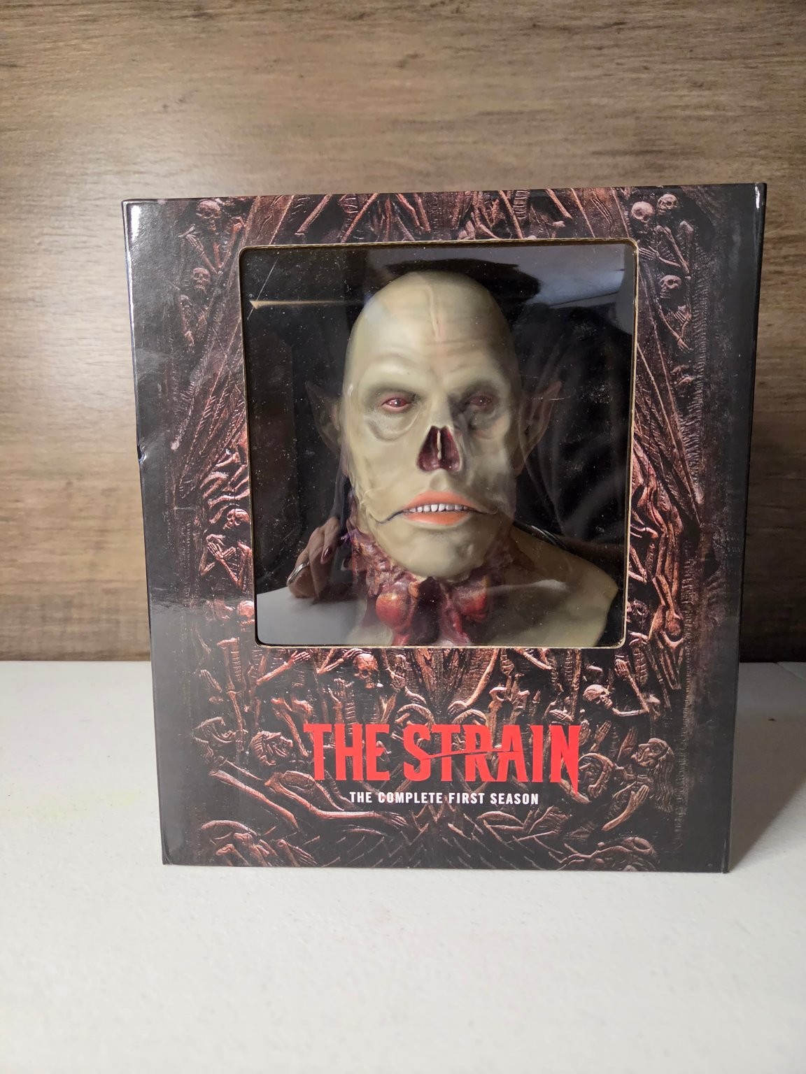 The Strain Complete First Season Blu-ray 2014 Collector’s Ed Guillermo del Toro