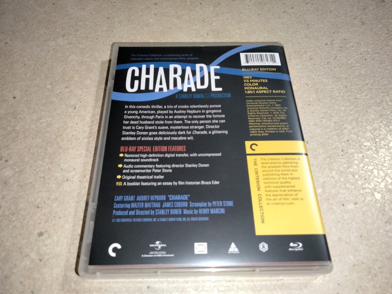 LN Charade Blu-ray 1963 Stanley Donen Audrey Hepburn Cary Grant Spy Thriller