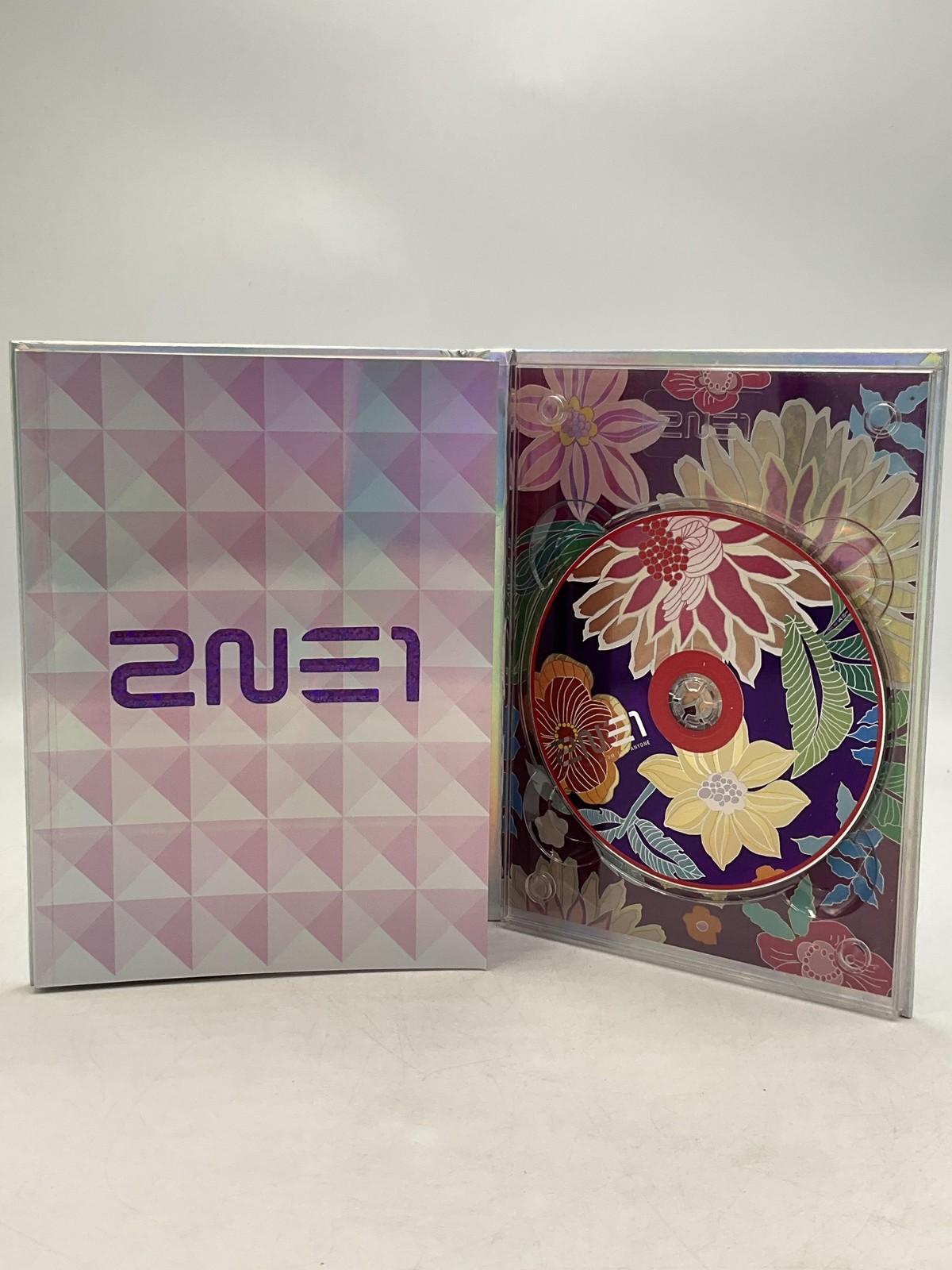 2NE1 THE FIRST ALBUM – TO ANYONE DVD 2010 Korean Pop Holographic Box Set