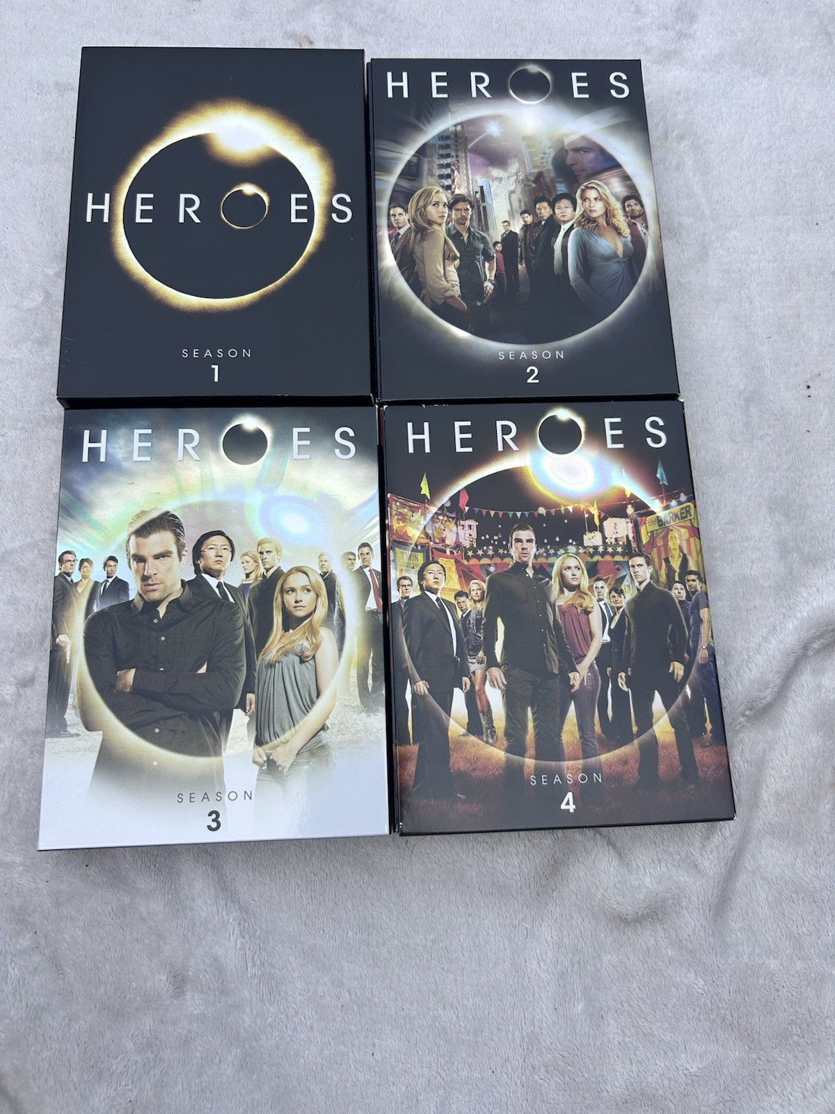 Heroes TV Series Seasons 1-4 DVD Box Set Sci-Fi Drama Deleted Scenes Featurette