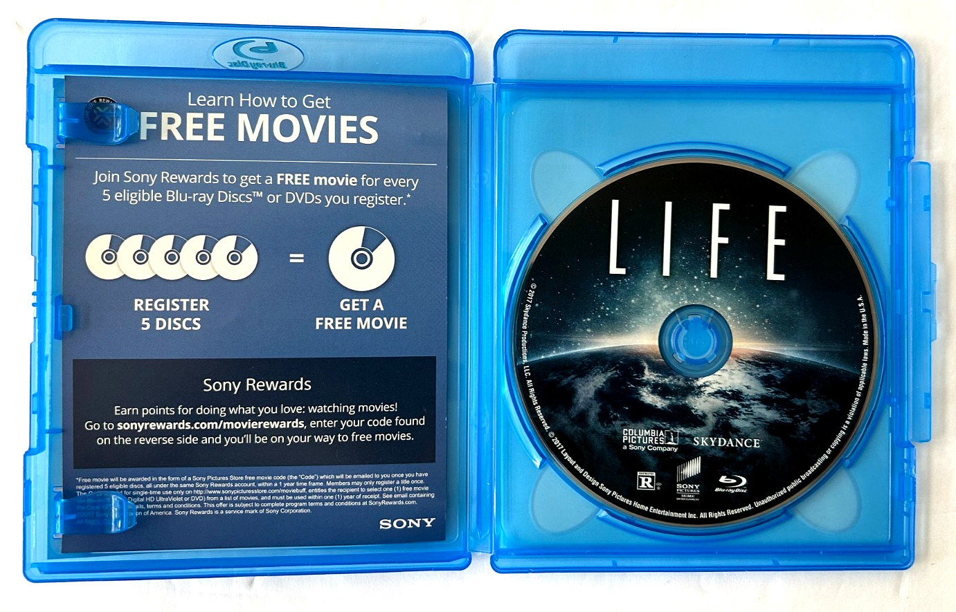 Life (Blu-ray, 2017) w/ Slipcover