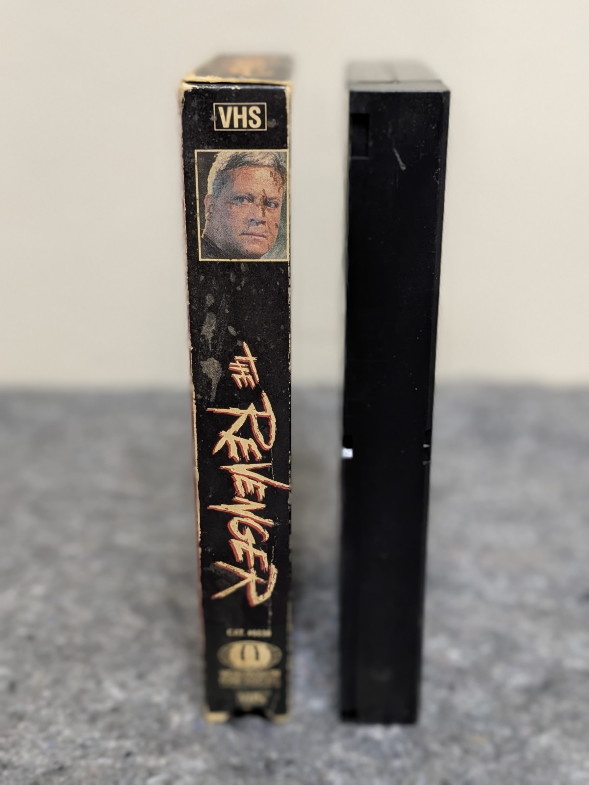 The Revenger (VHS, 1993) Oliver Reed Frank Zagarino Worldvision Home Video