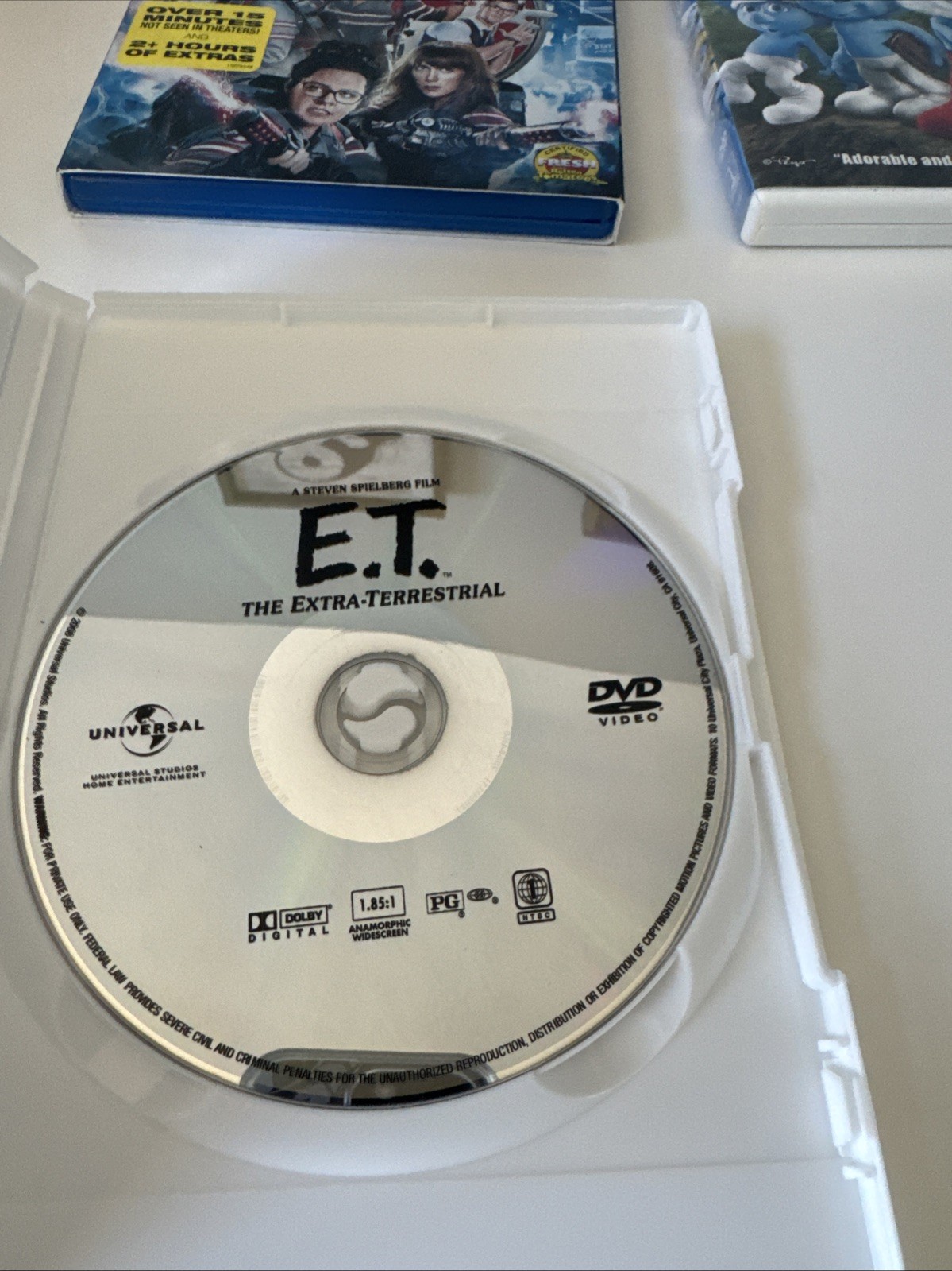 Smurfs, Ghostbusters, The Secret Life Of pets, Ironman, ET, Open Season 1&2 DVDS