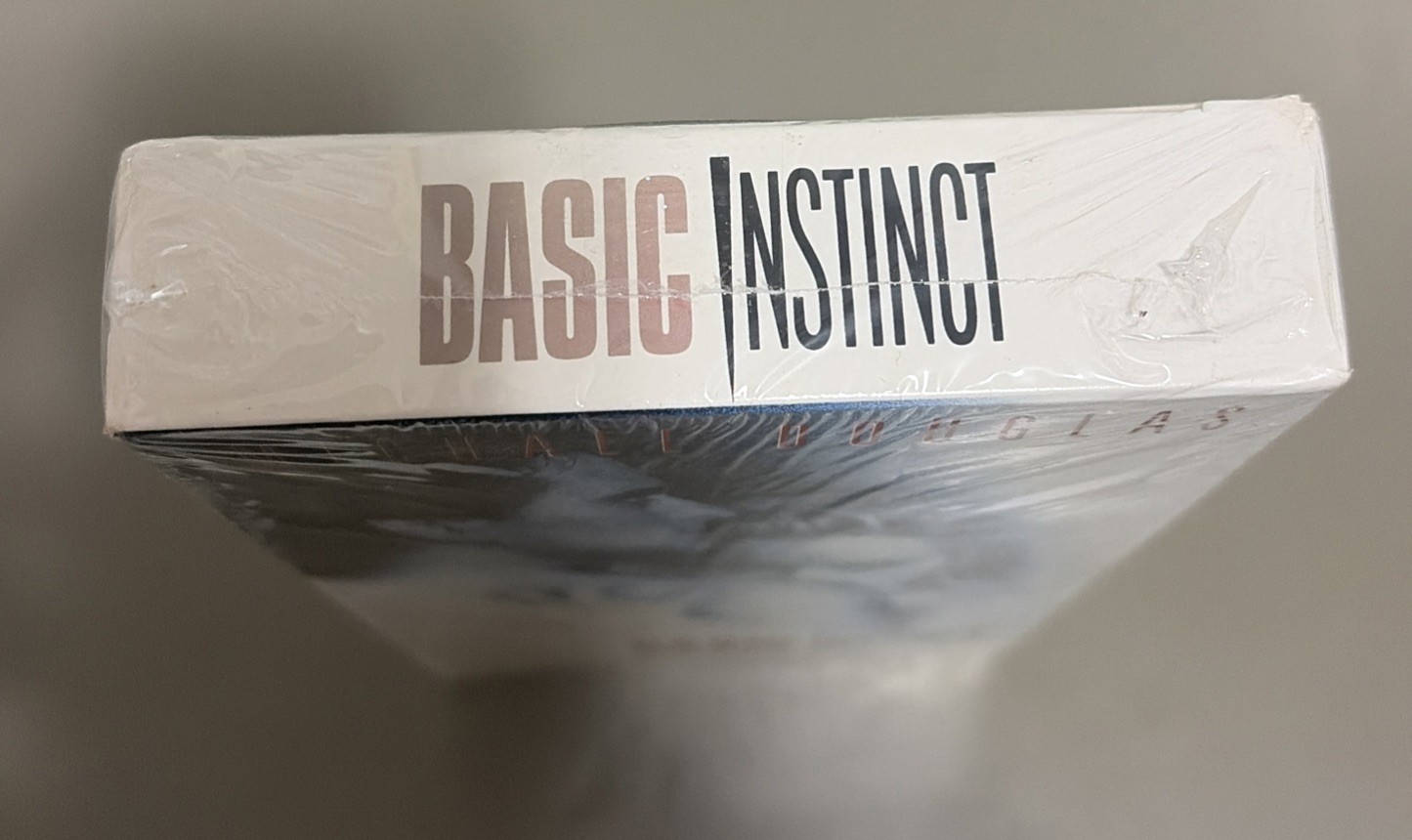 Basic Instinct (VHS 1992) New Thriller Michael Douglas, Sharon Stone, Free Ship