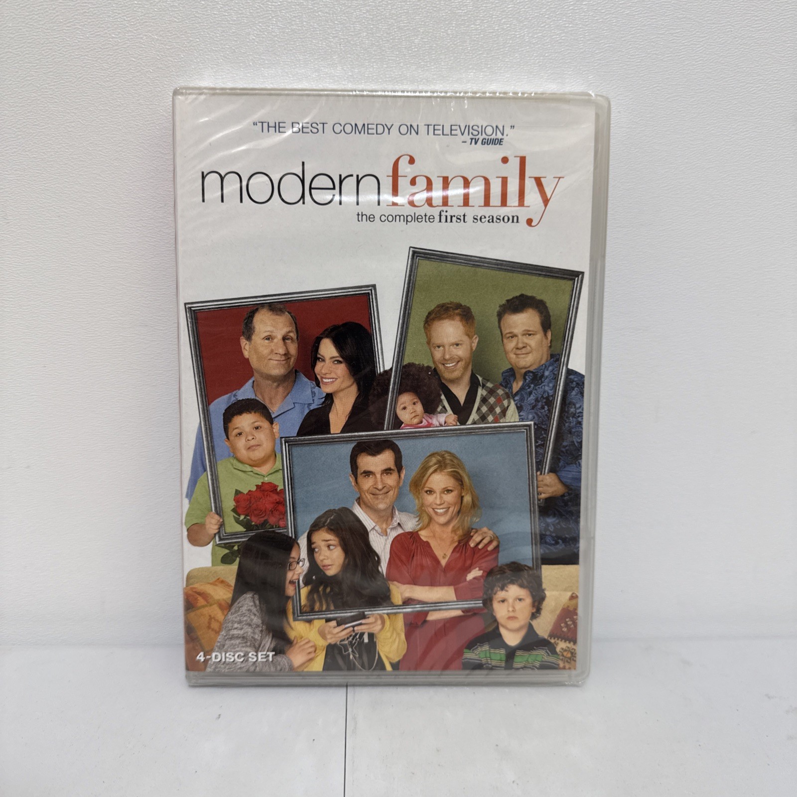 Modern Family: The Complete First Season (DVD, 2010, 4-Disc Set) New Sealed