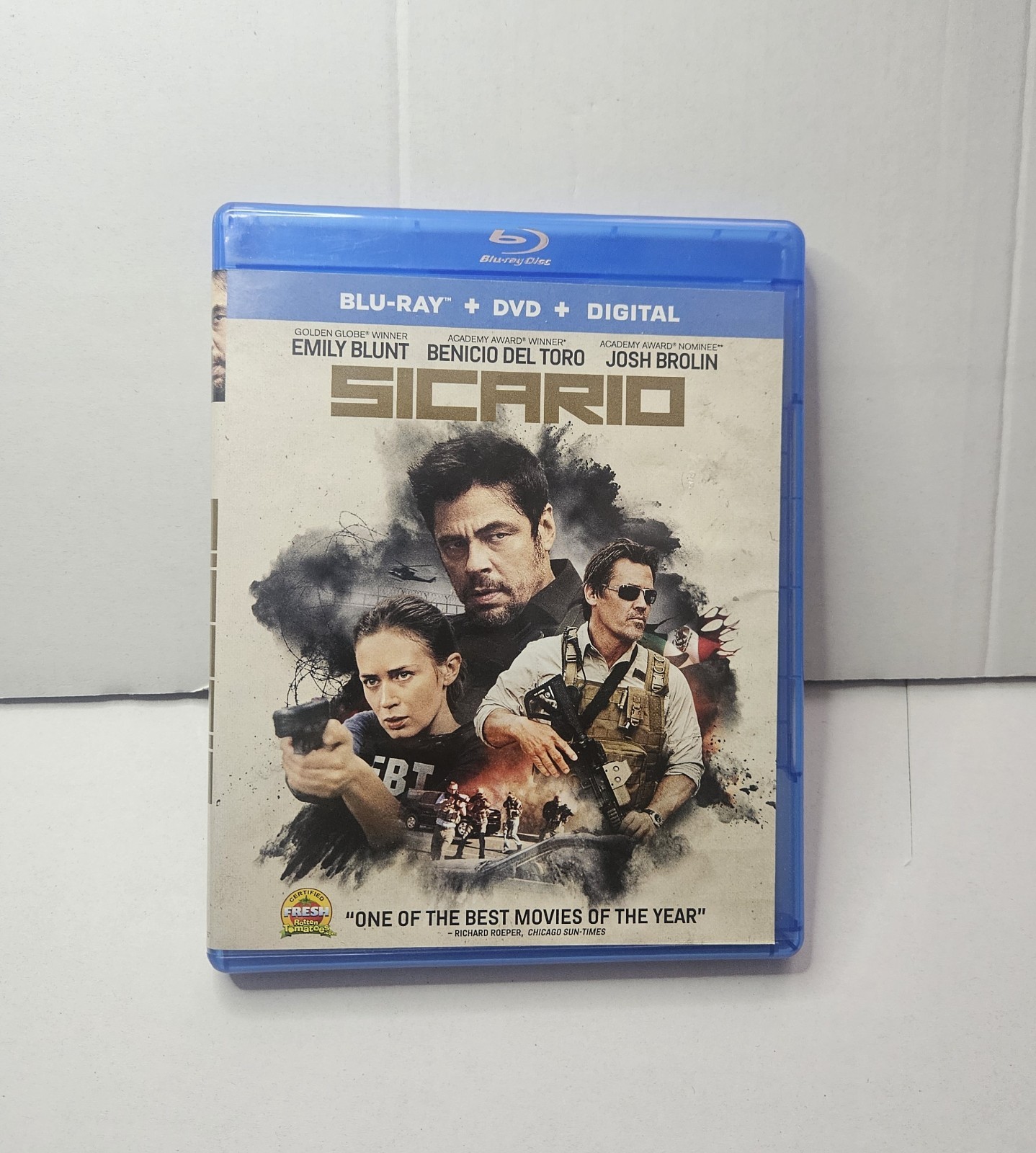 Sicario Blu-ray DVD Emily Blunt, Benicio Del Toro, Josh Brolin. Rated R Action