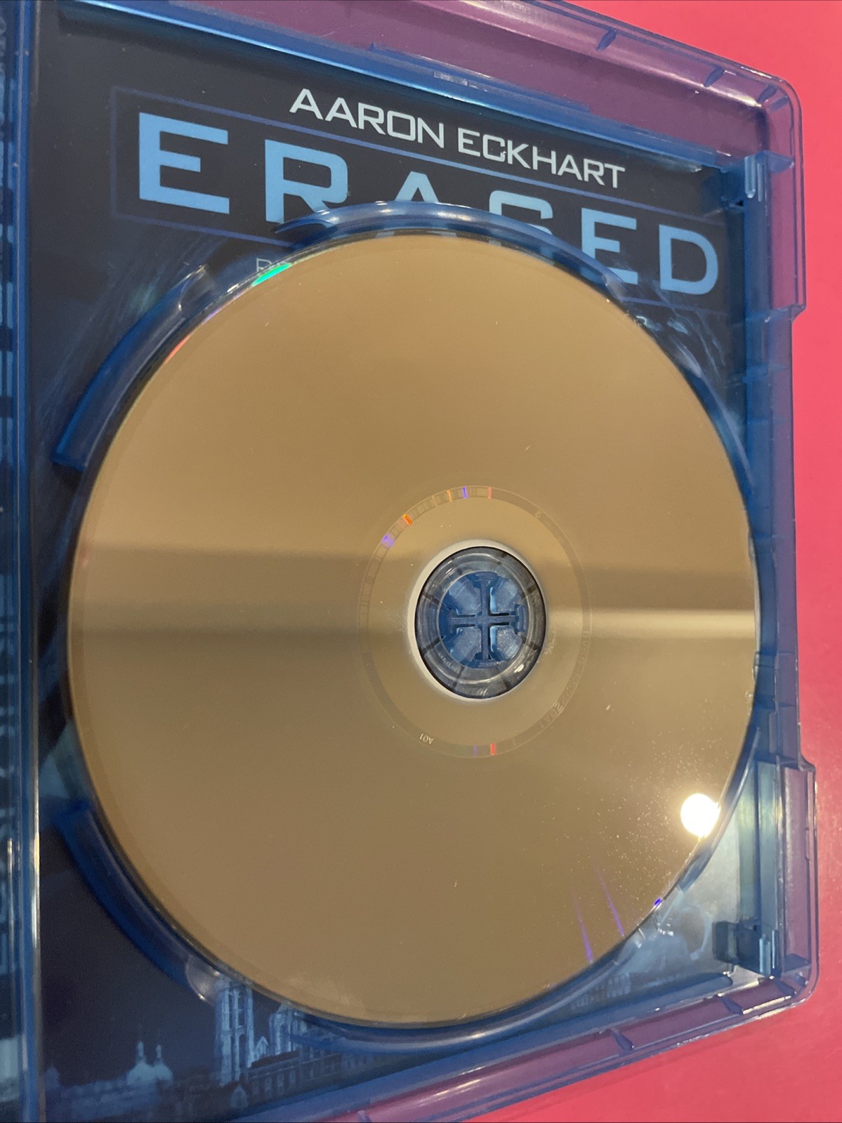 Erased / L’expatrié (Blu-ray) Mint