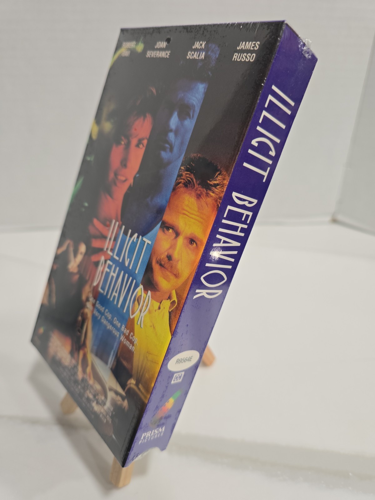 🔥 Illicit Behavior (VHS 1992) Erotic Thriller Joan Severance Robert Davi SEALED