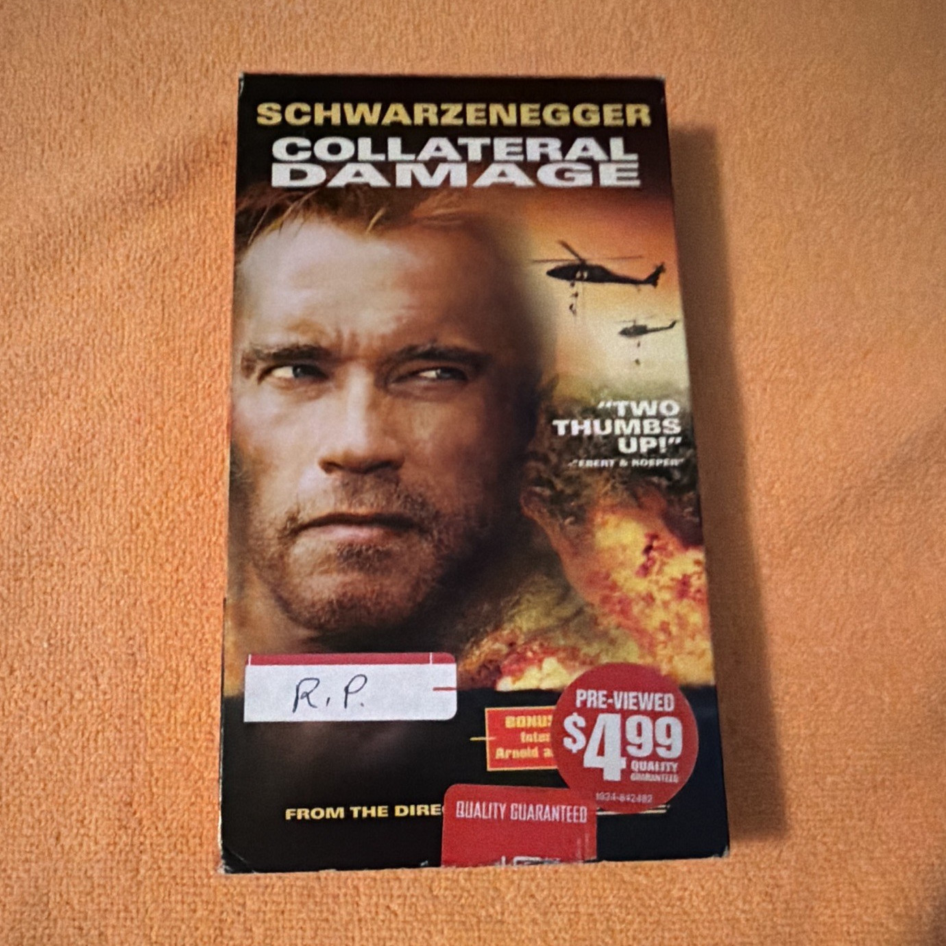 Warner Home Video Collateral Damage VHS (2002) R NTSC Schwarzenegger