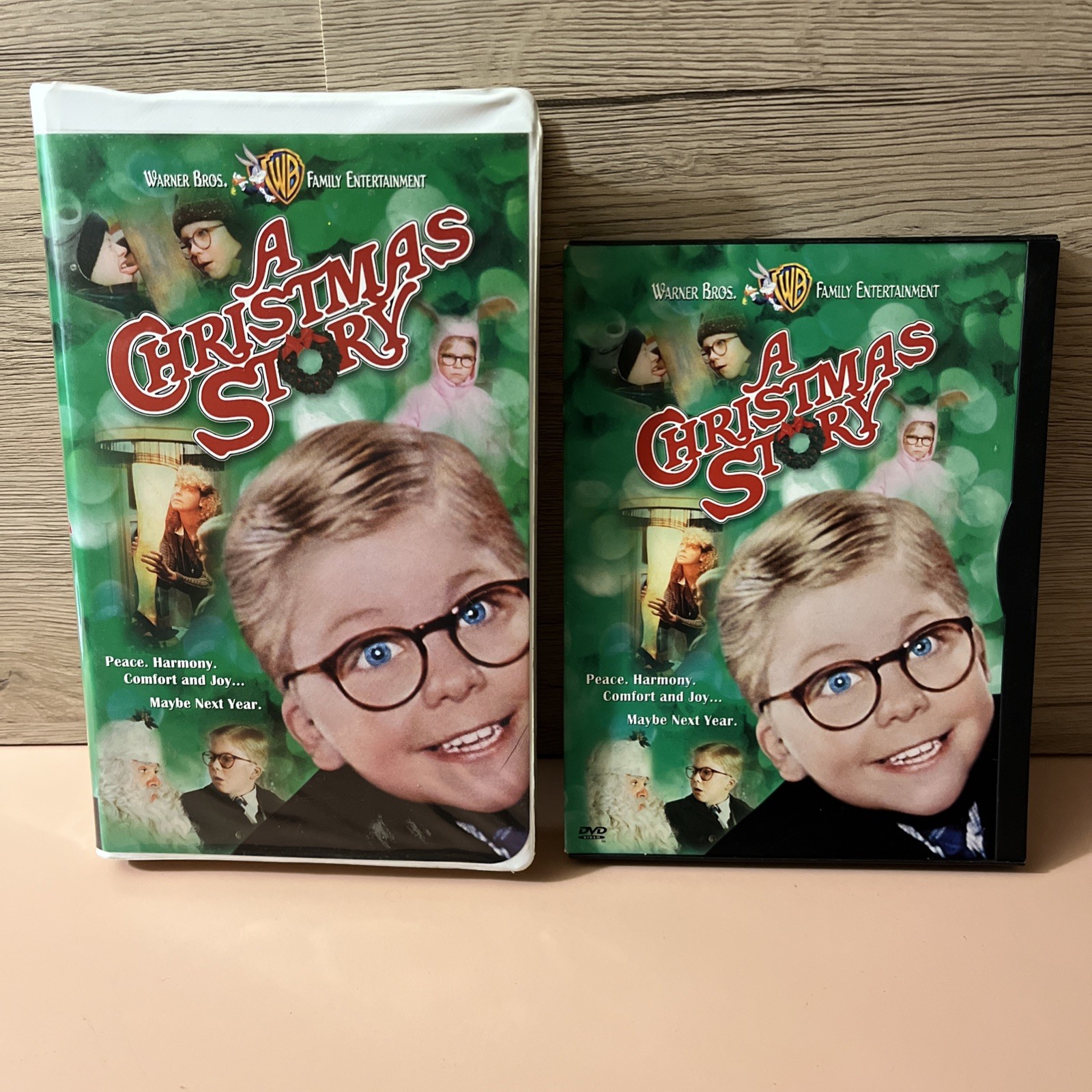 A Christmas Story (VHS, 1999, Clam Shell) & Vintage snapcase DVD