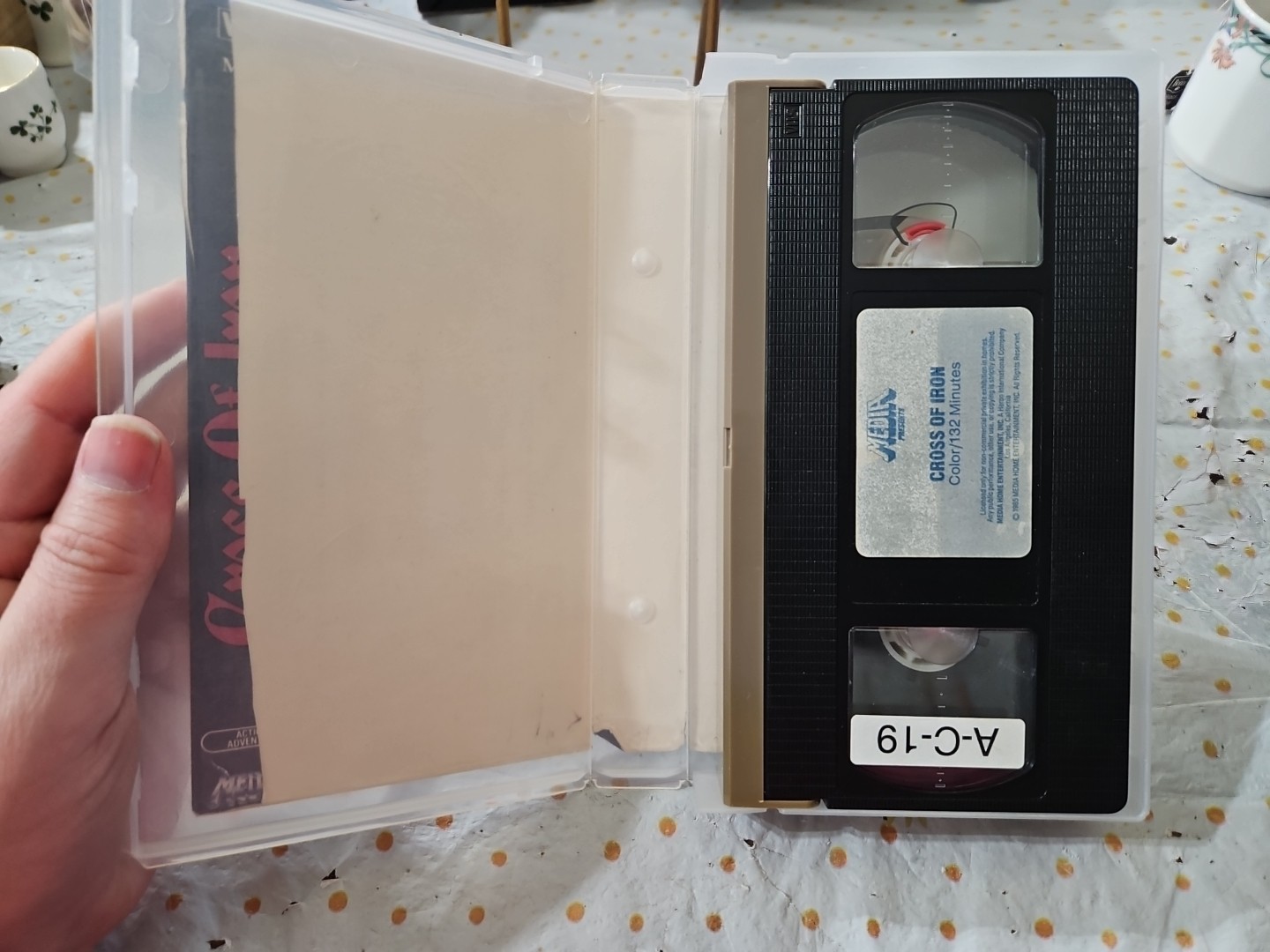 Cross Of Iron – VHS- Sam Peckinpah James Coburn – Ex-Rental.