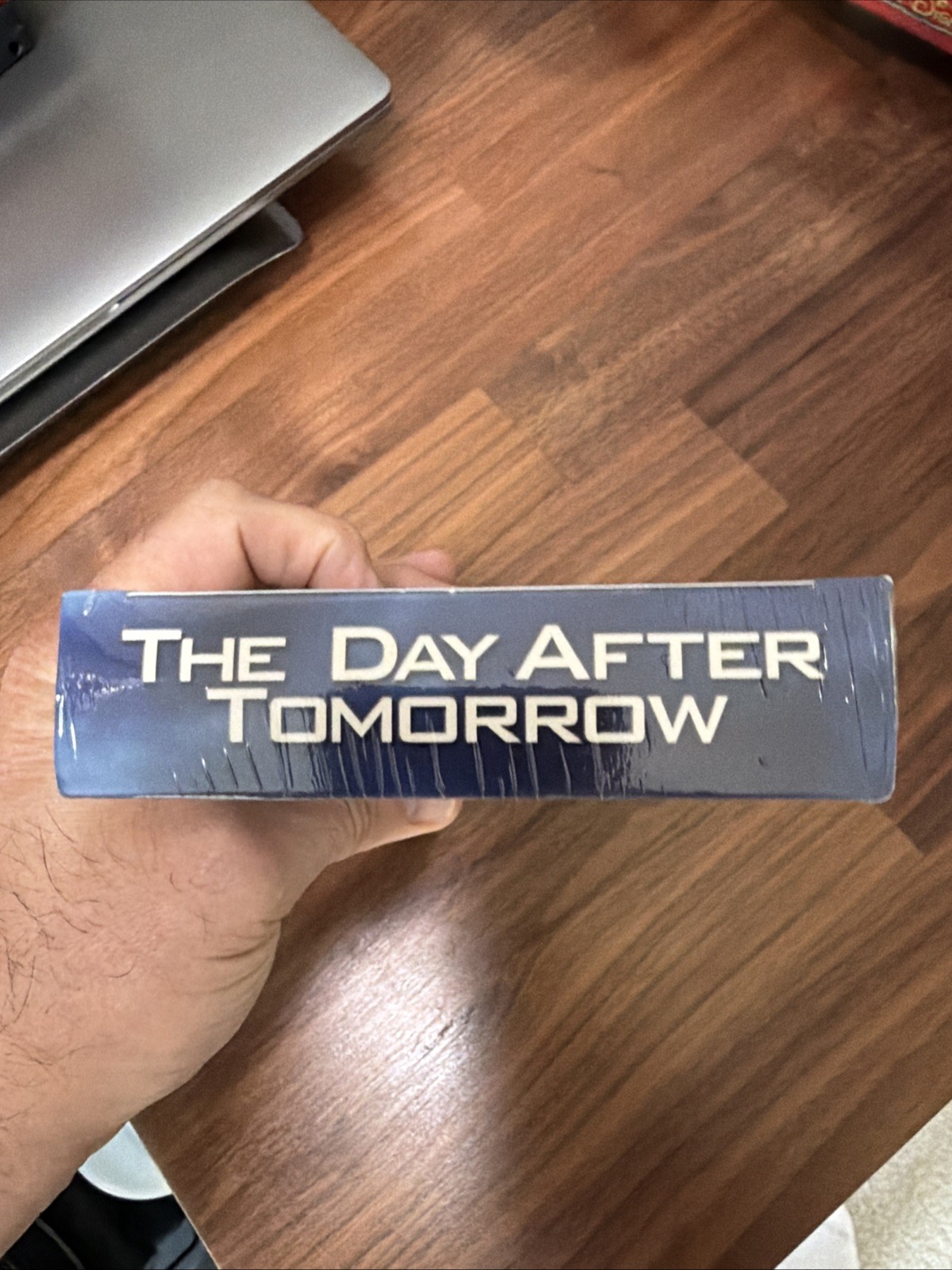 THE DAY AFTER TOMORROW (VHS 2004) DENNIS QUAID, JAKE GYLLENHAAL, EMMY ROSSUM NEW