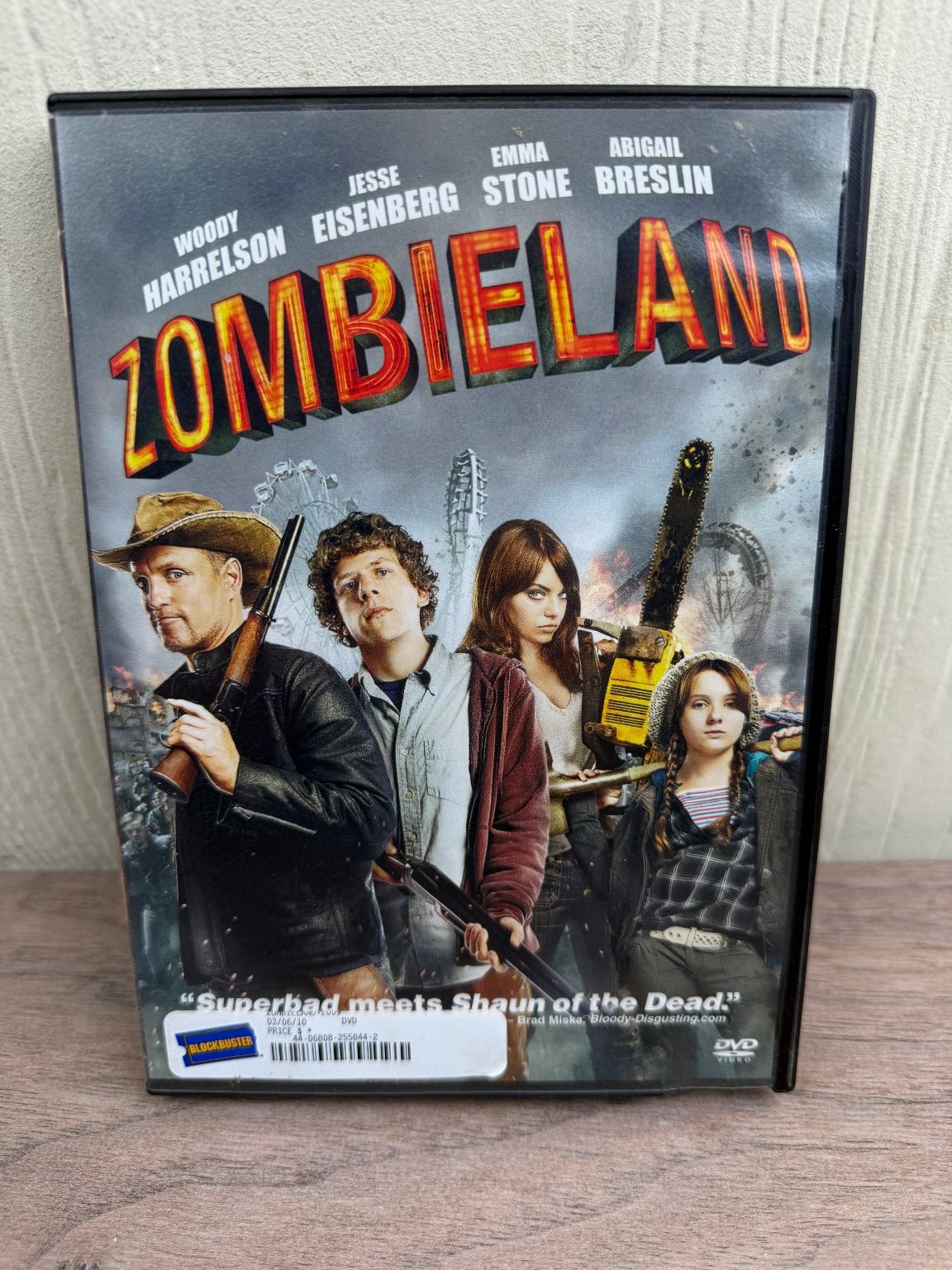 Zombieland DVD 2009 Woody Harrelson Jesse Eisenberg Emma Stone Abigail Breslin