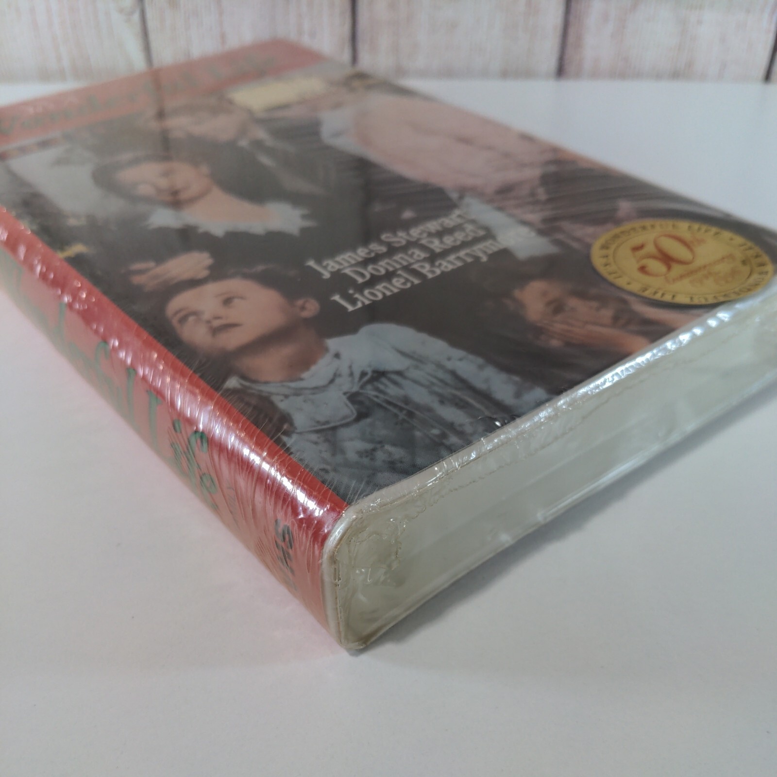 It’s A Wonderful Life (VHS , 1995) Clamshell – James Stewart Colorized Version