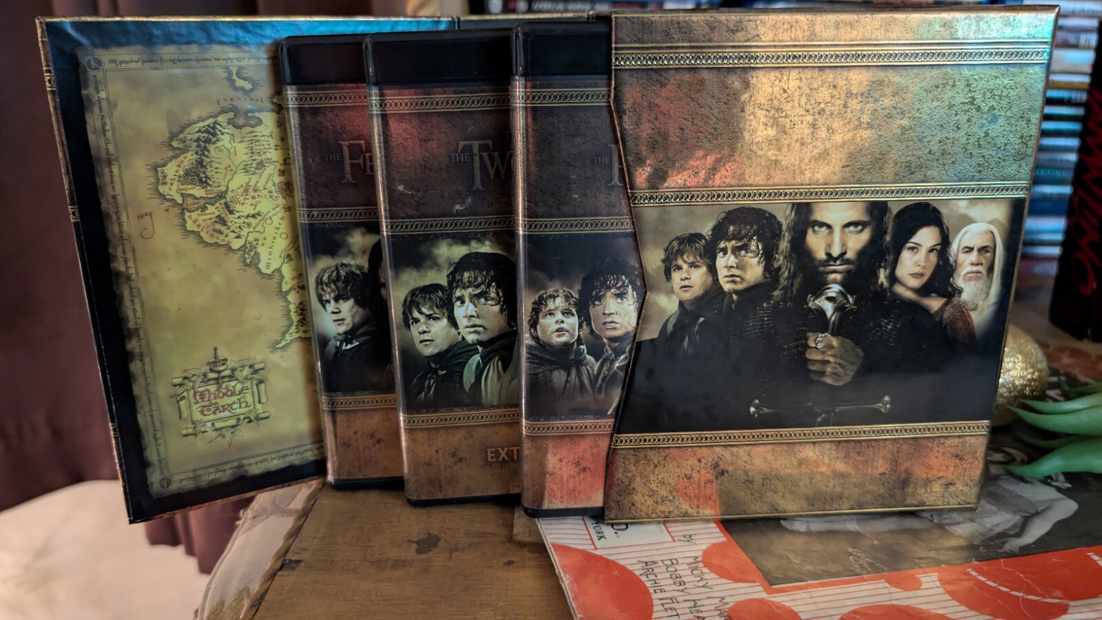 The Lord of the Rings: Motion Picture Trilogy Blu-ray 15 Disc Magnetic Flap Set