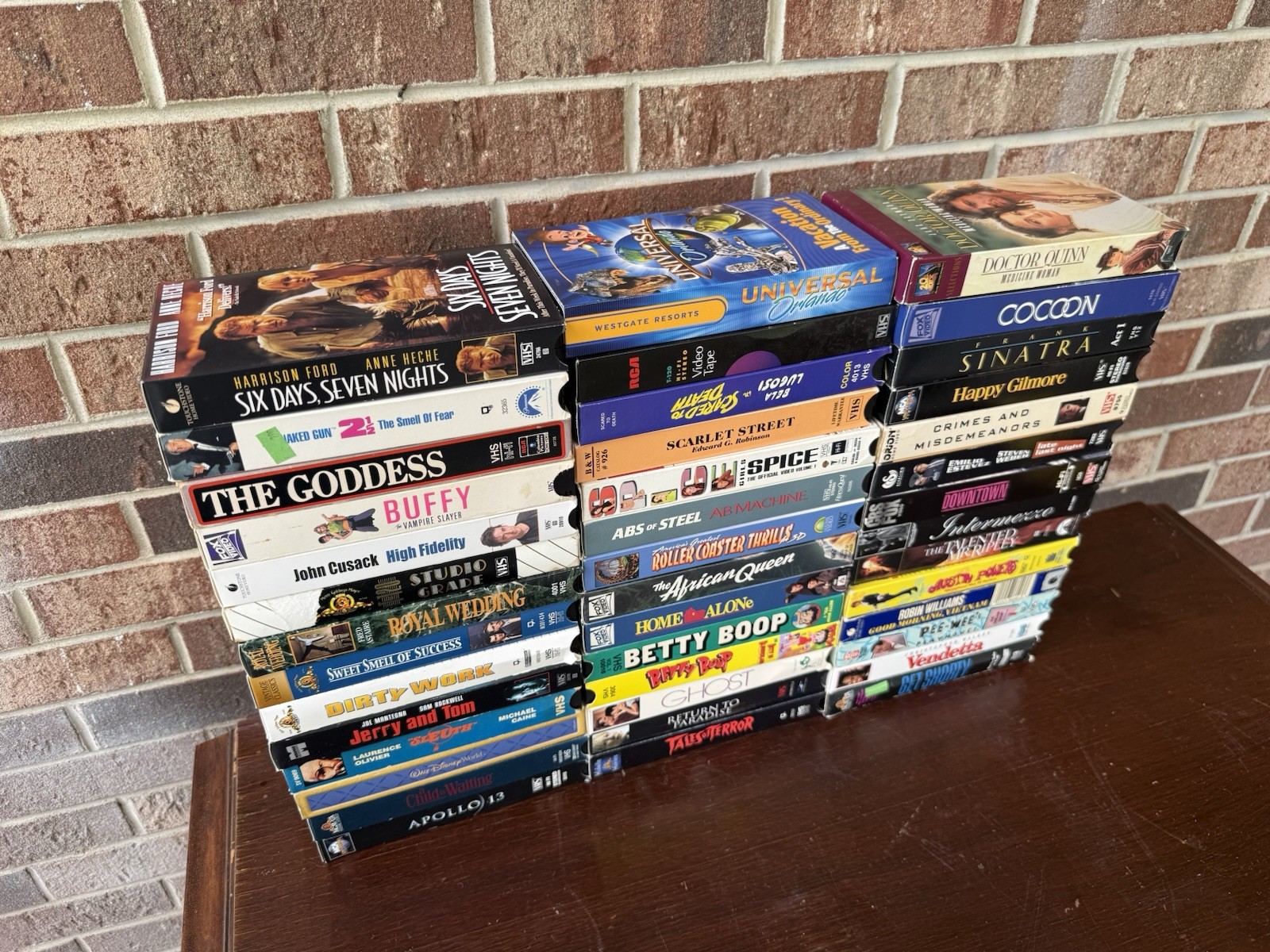 🍊Lot of 42 VHS Tapes Mixed Bundle Variety of Movies | Apollo 13 Home Alone MORE