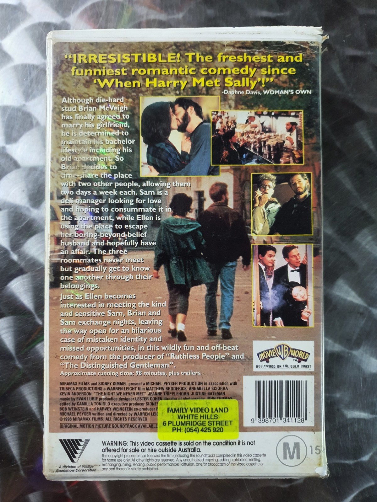 The Night We Never Met (1993 Matthew Broderick) VHS Big Box Clamshell RARE