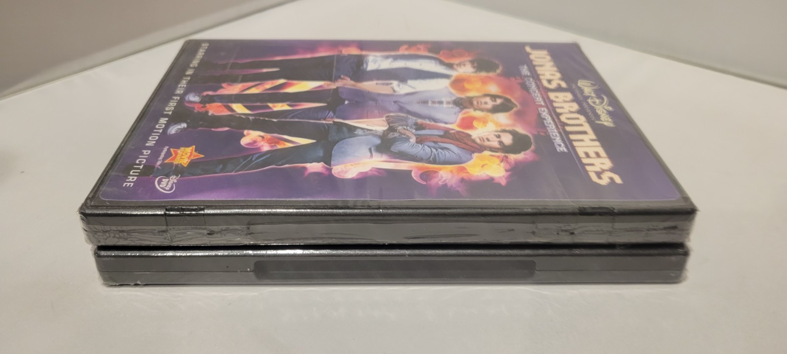 Jonas Brothers: the Concert Experience (2009) & Selena (1997)(New Sealed DVD)M24