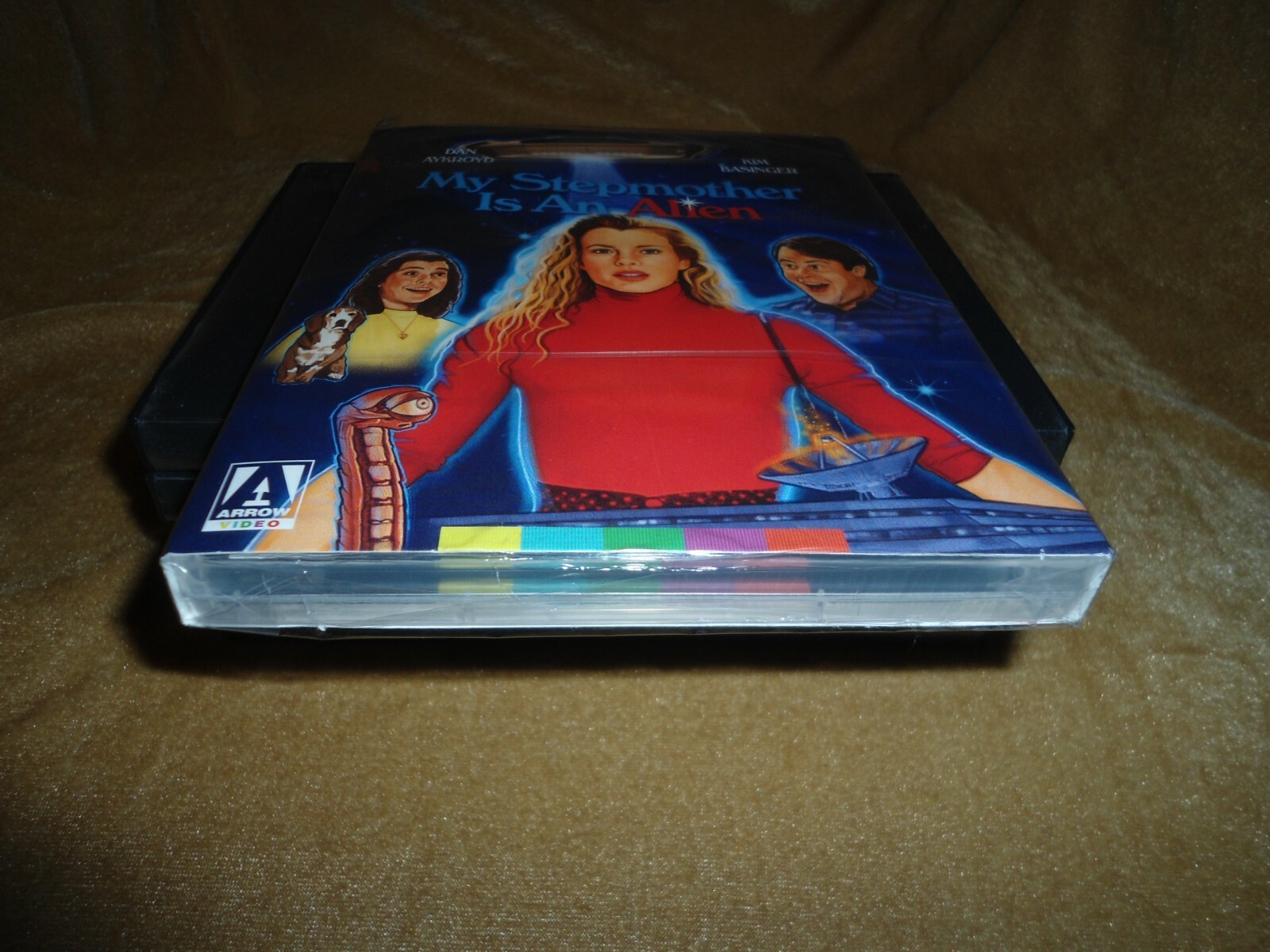 My Stepmother is an Alien (1988) [1 BD] SLIP CASE BOX (ARROW VIDEO) W. BOOKLET